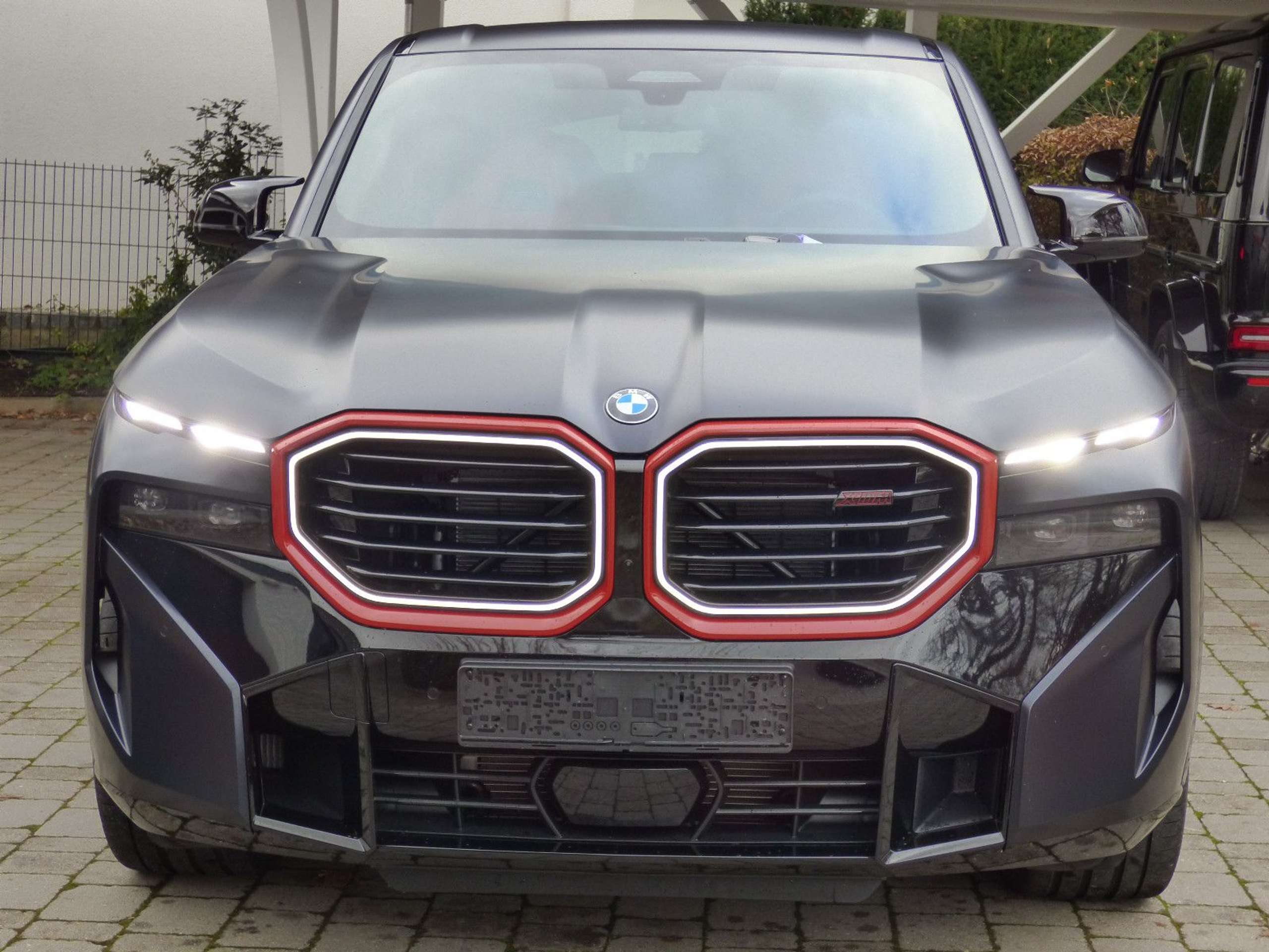 BMW - XM