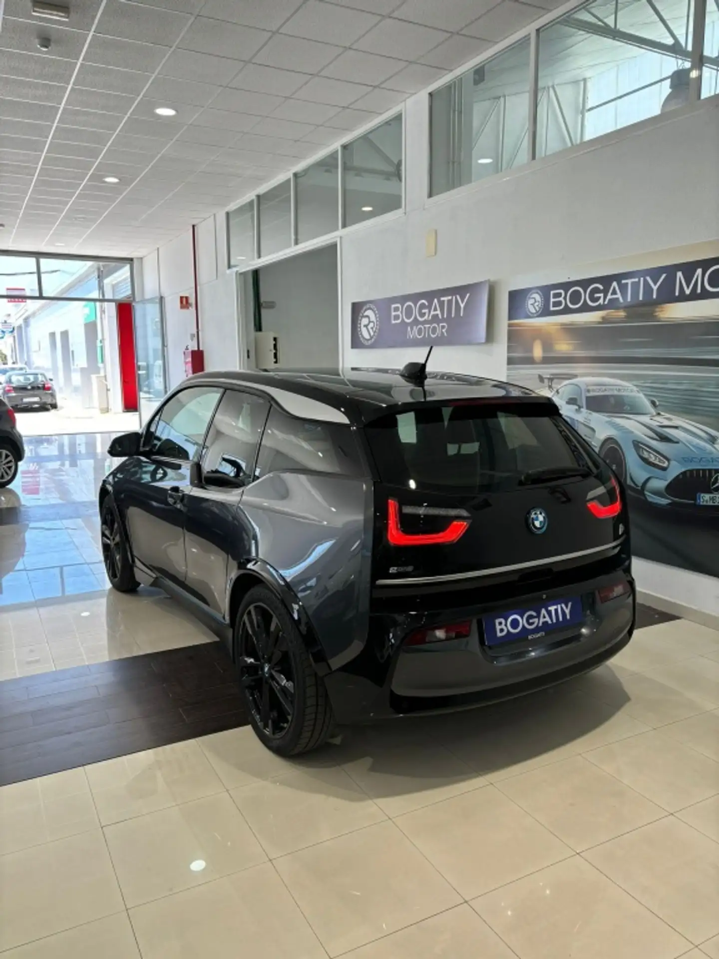 BMW - i3