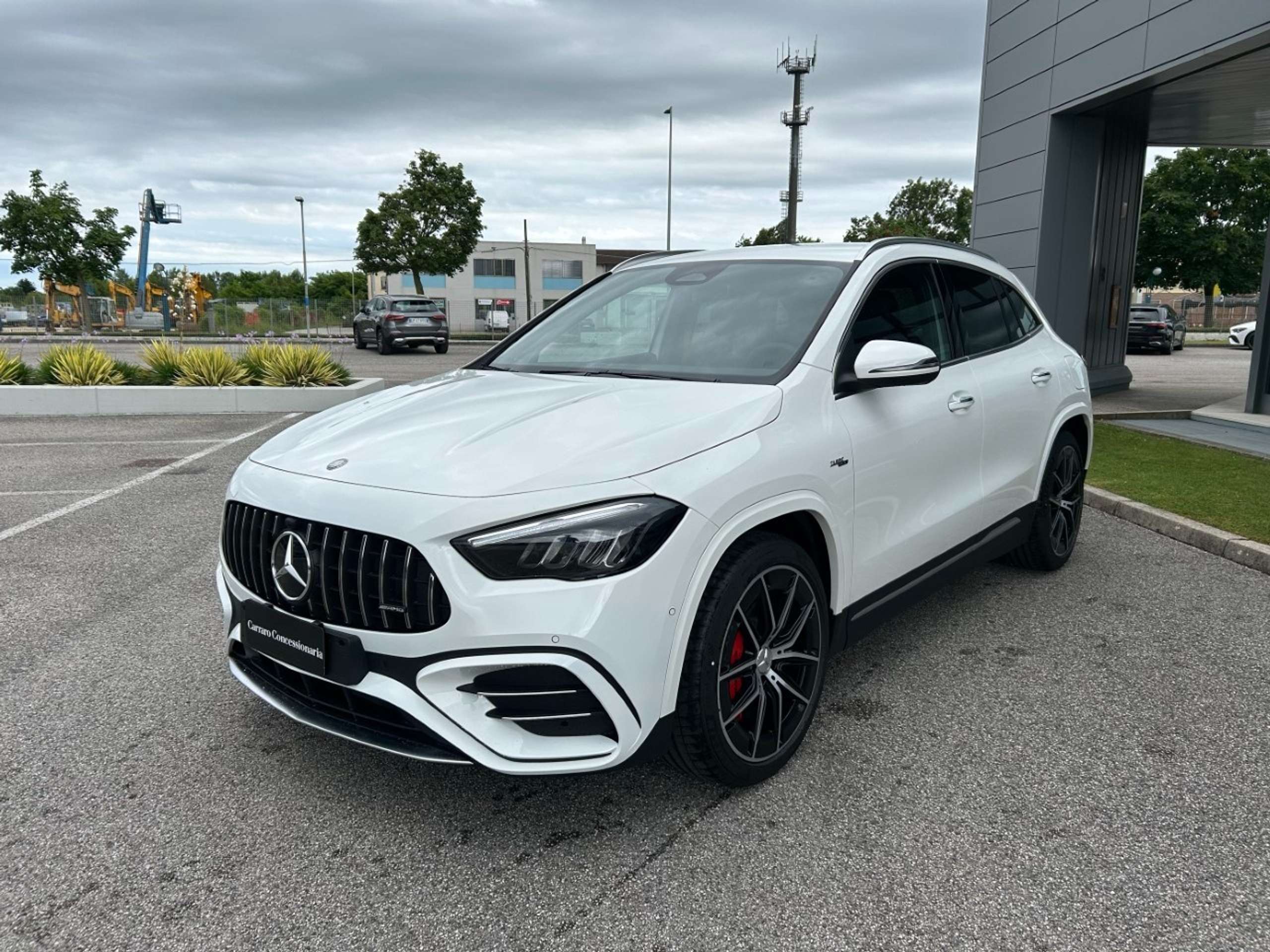 Mercedes-Benz - GLA 45 AMG