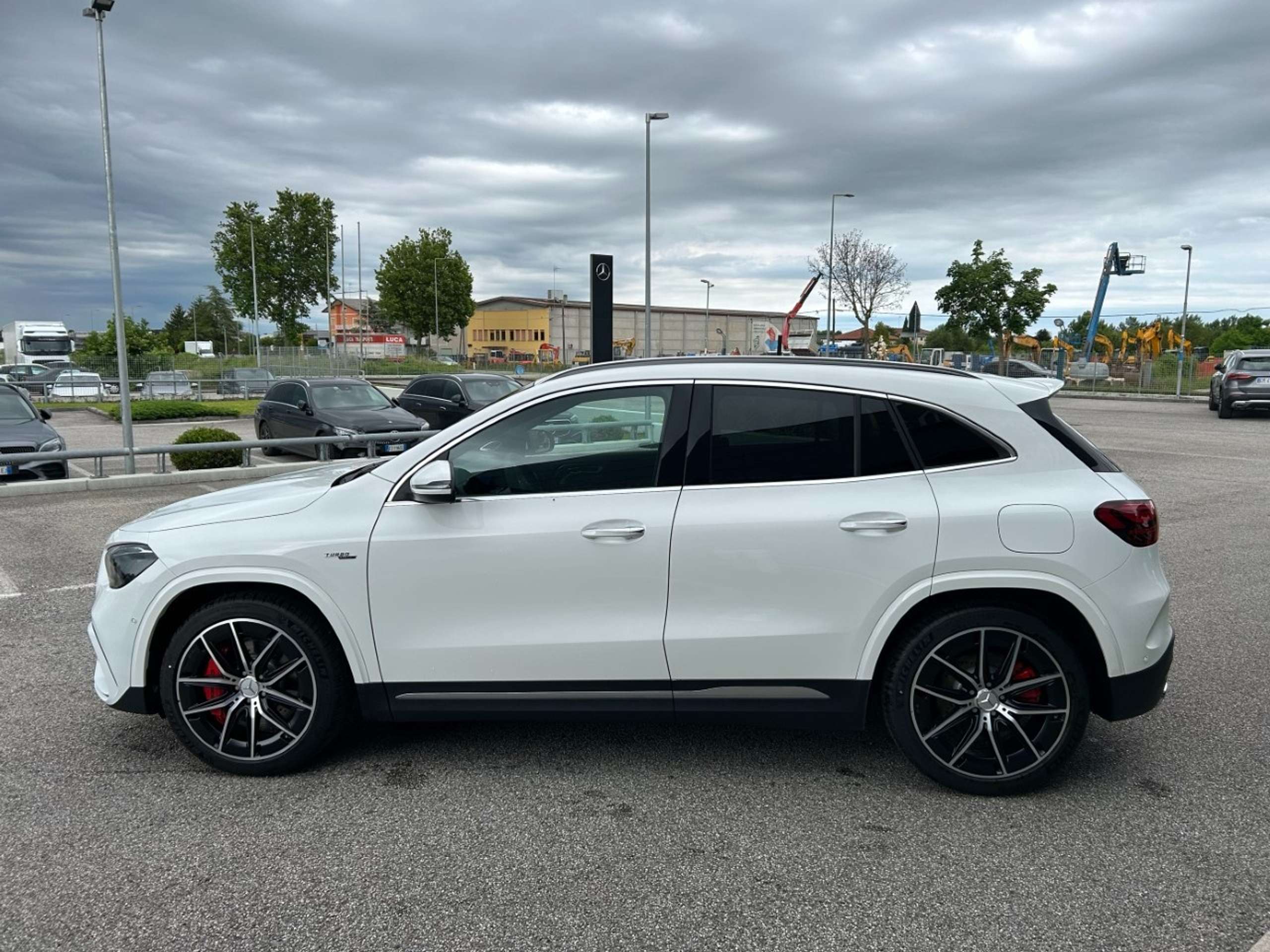 Mercedes-Benz - GLA 45 AMG