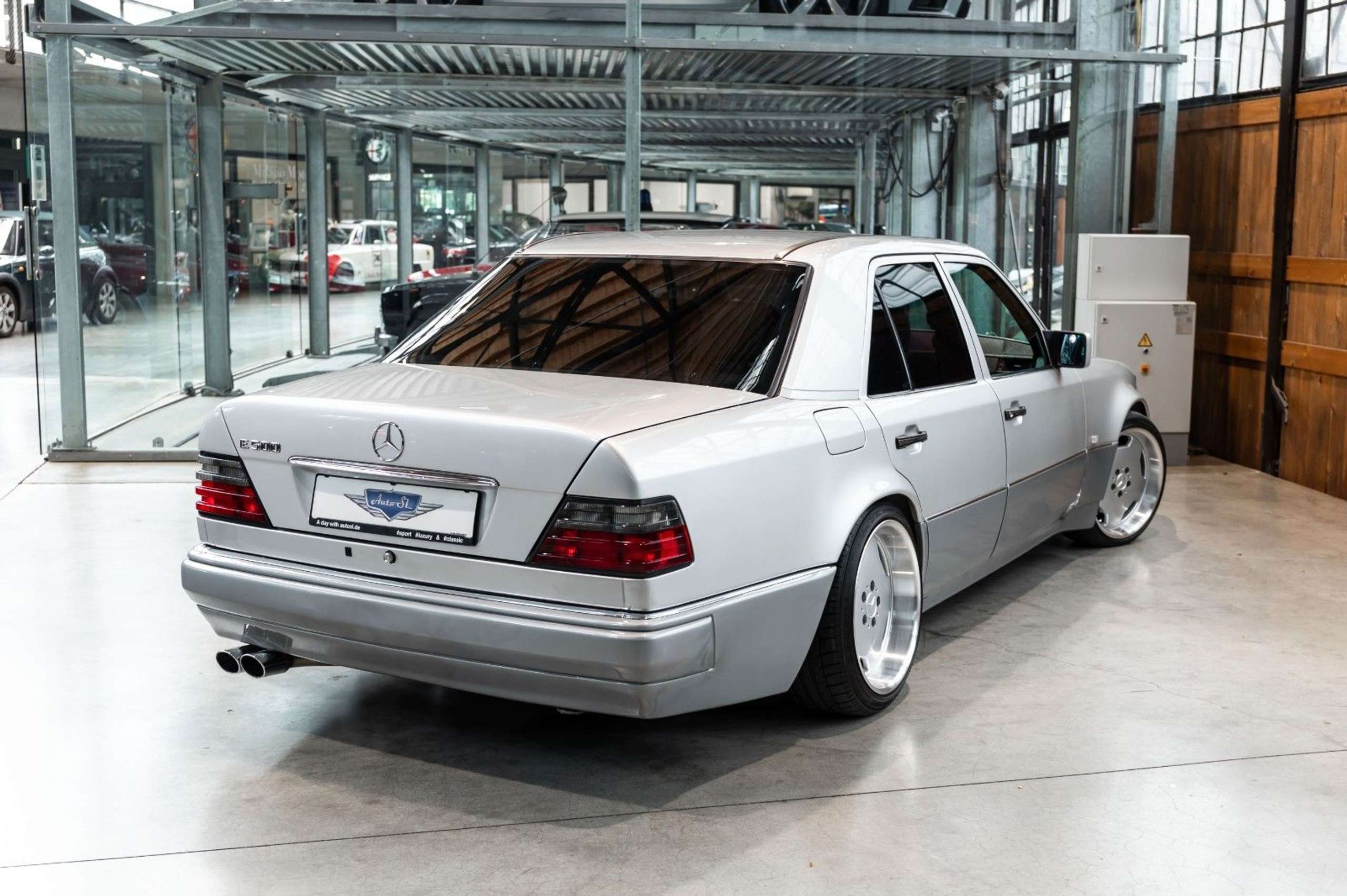 Mercedes-Benz - E 500