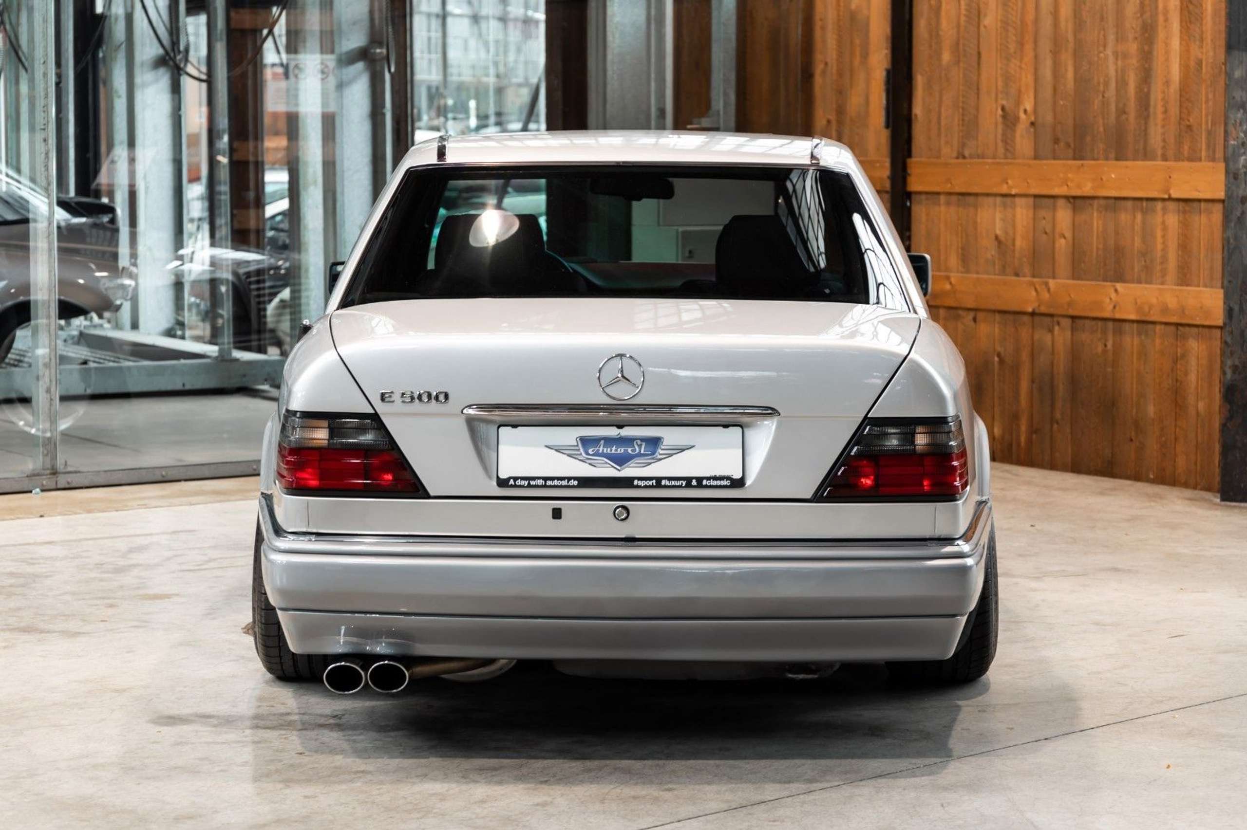 Mercedes-Benz - E 500