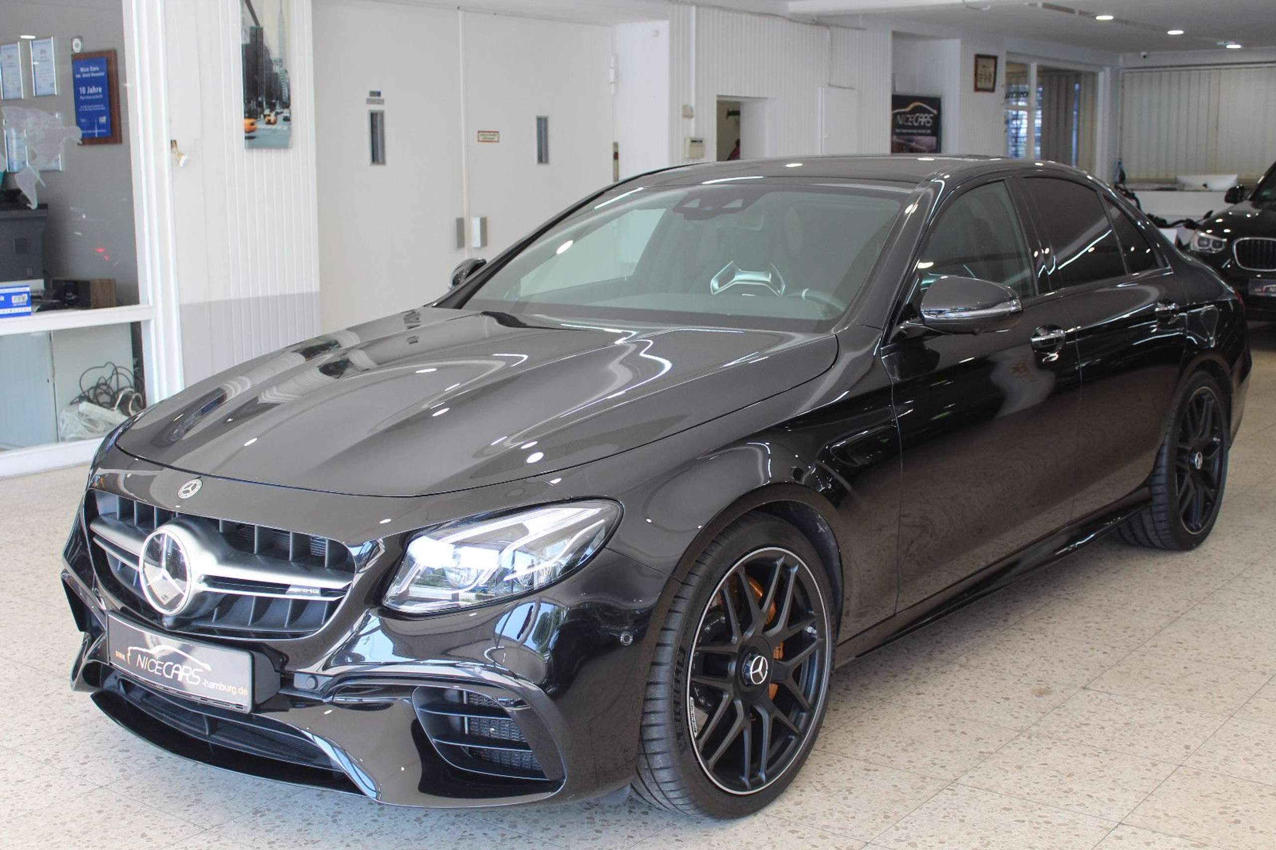 Mercedes-Benz - E 63 AMG