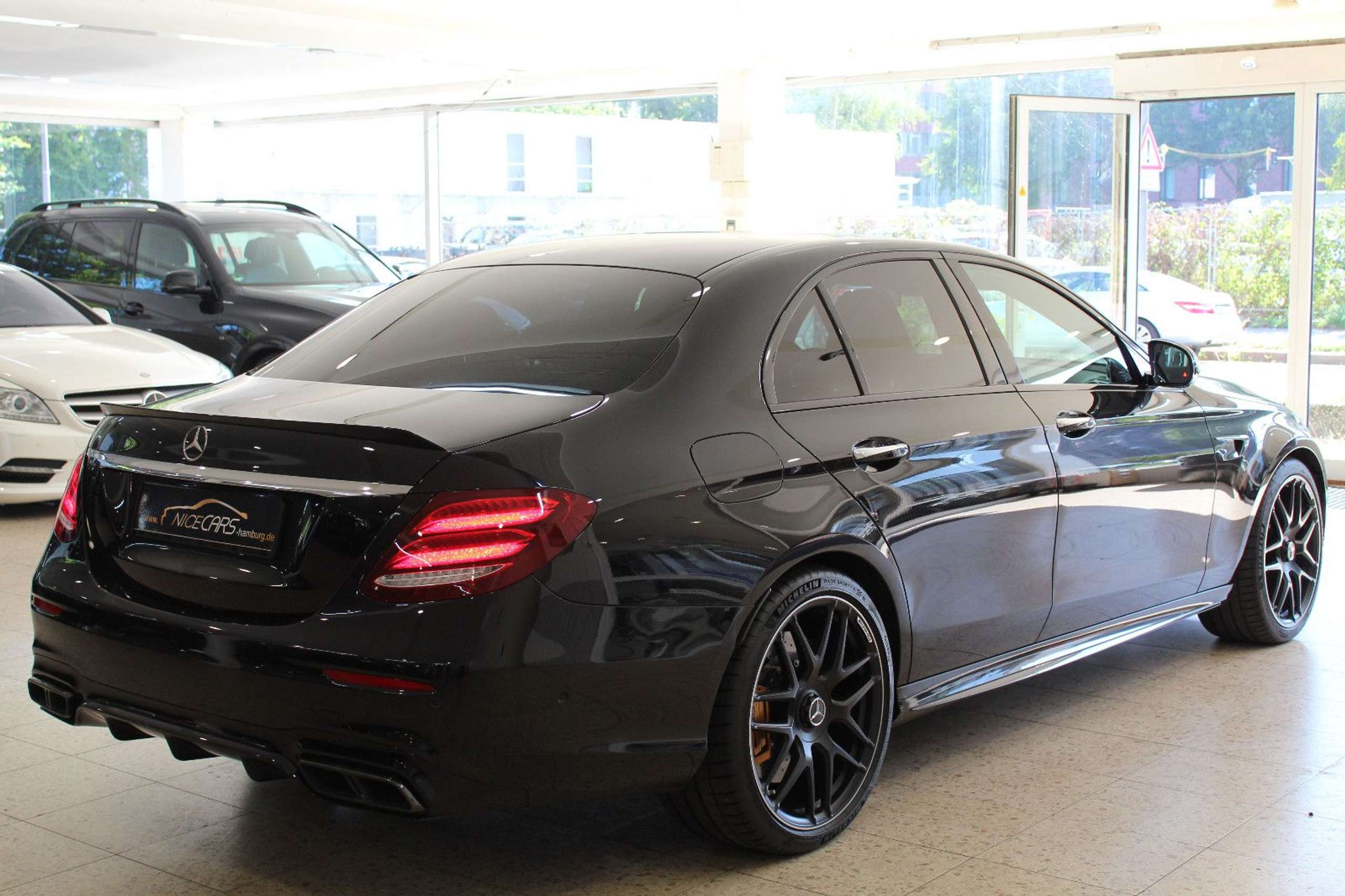 Mercedes-Benz - E 63 AMG