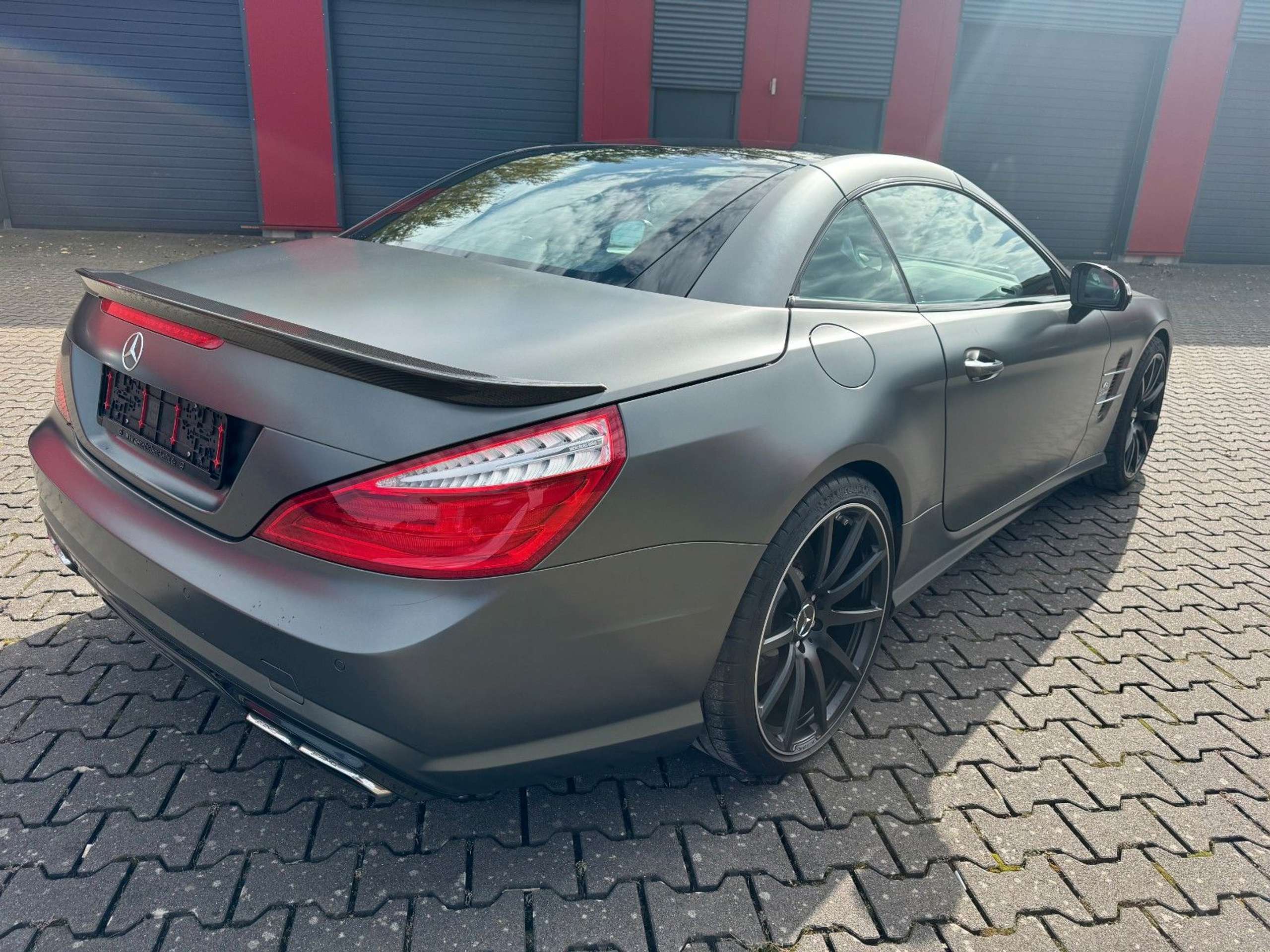 Mercedes-Benz - SL 63 AMG