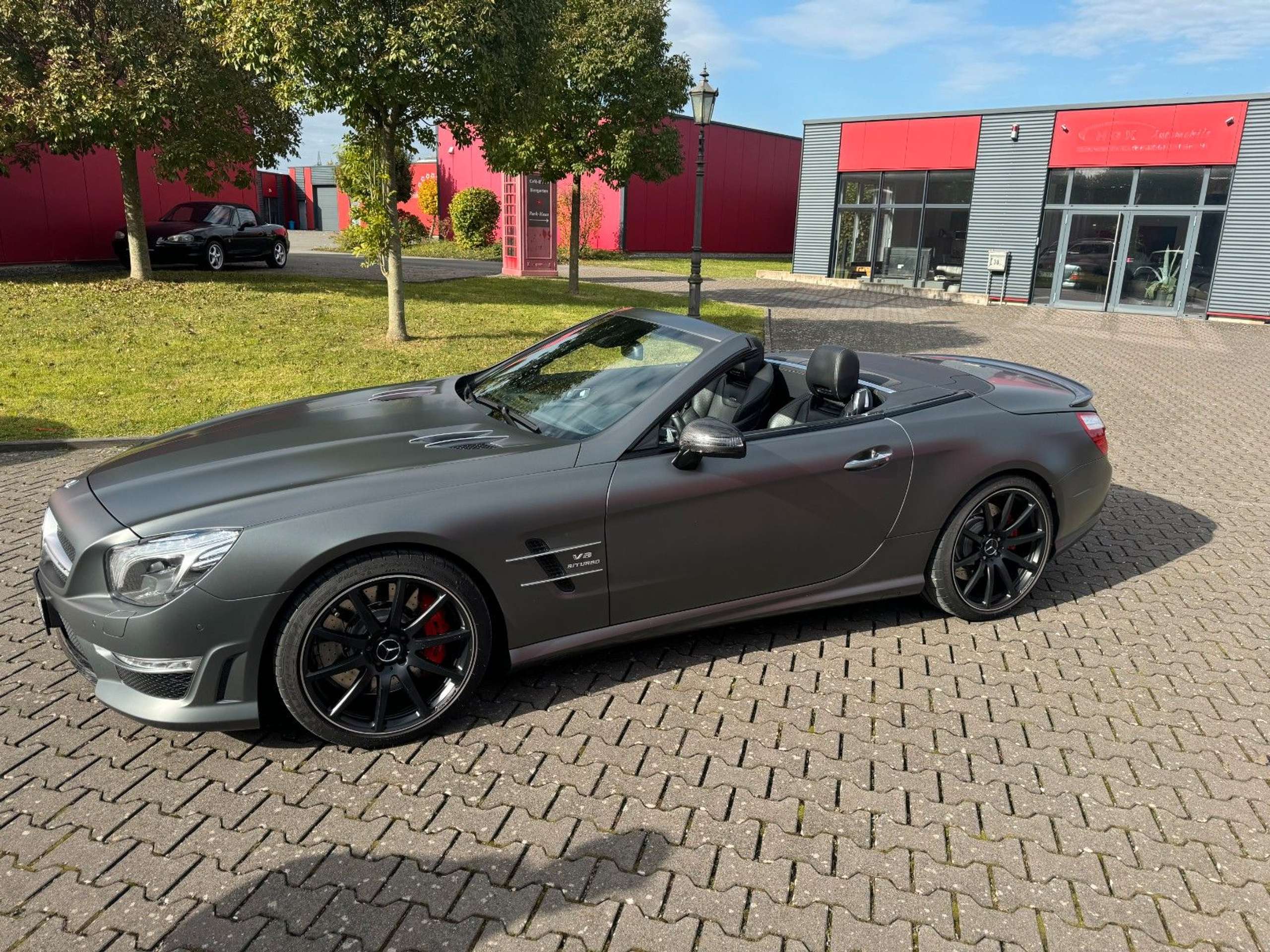 Mercedes-Benz - SL 63 AMG