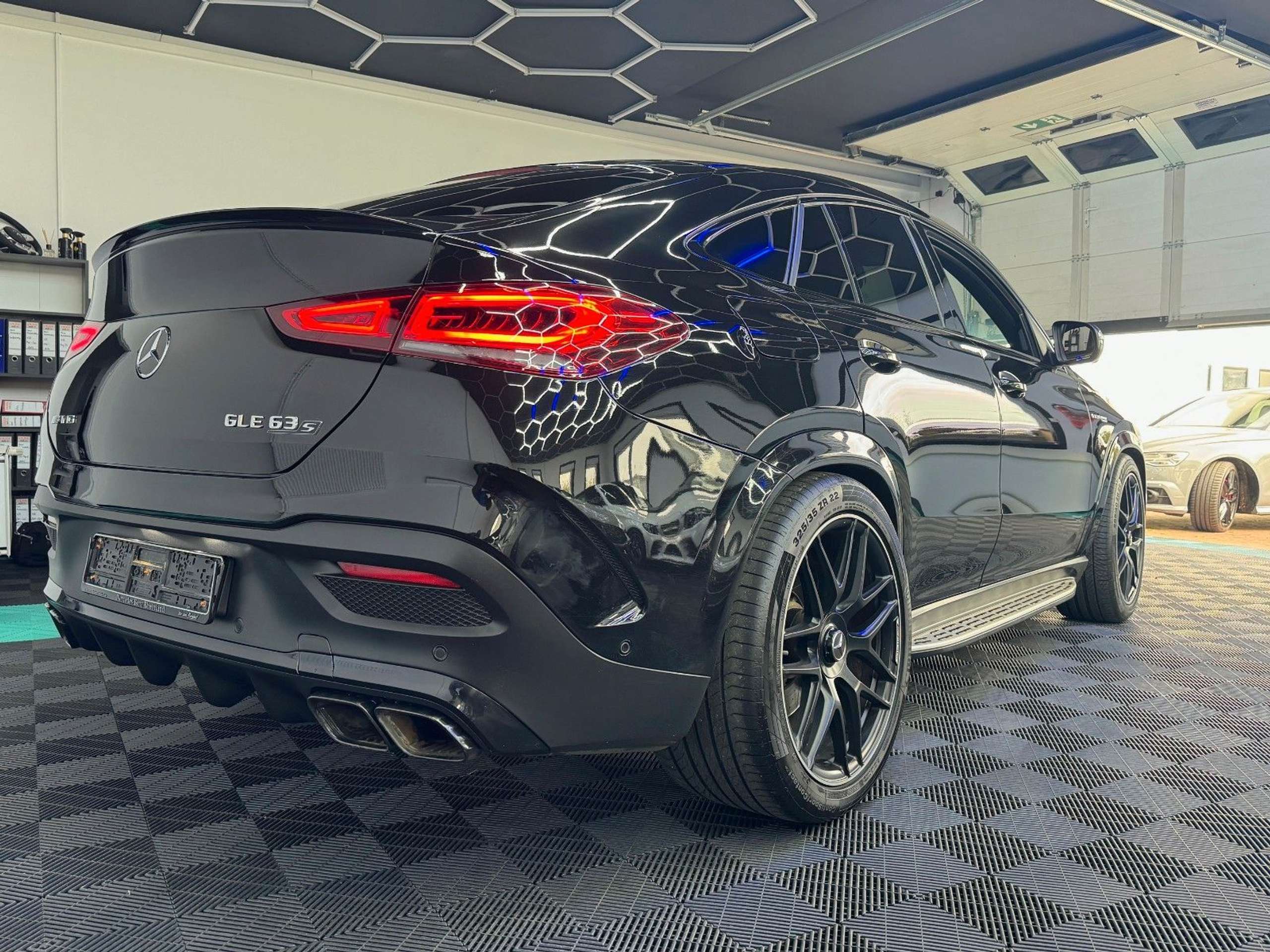 Mercedes-Benz - GLE 63 AMG