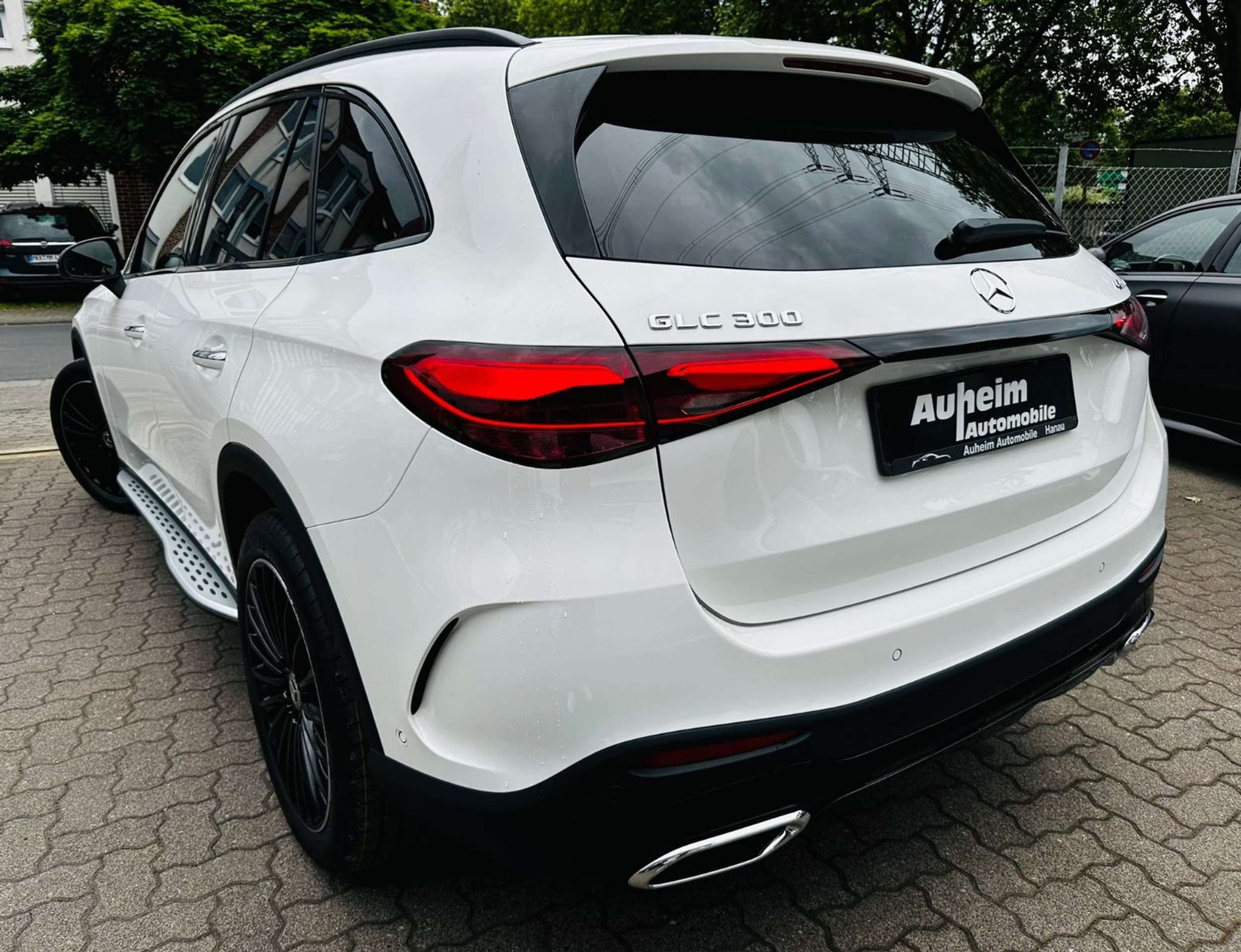 Mercedes-Benz - GLC 300