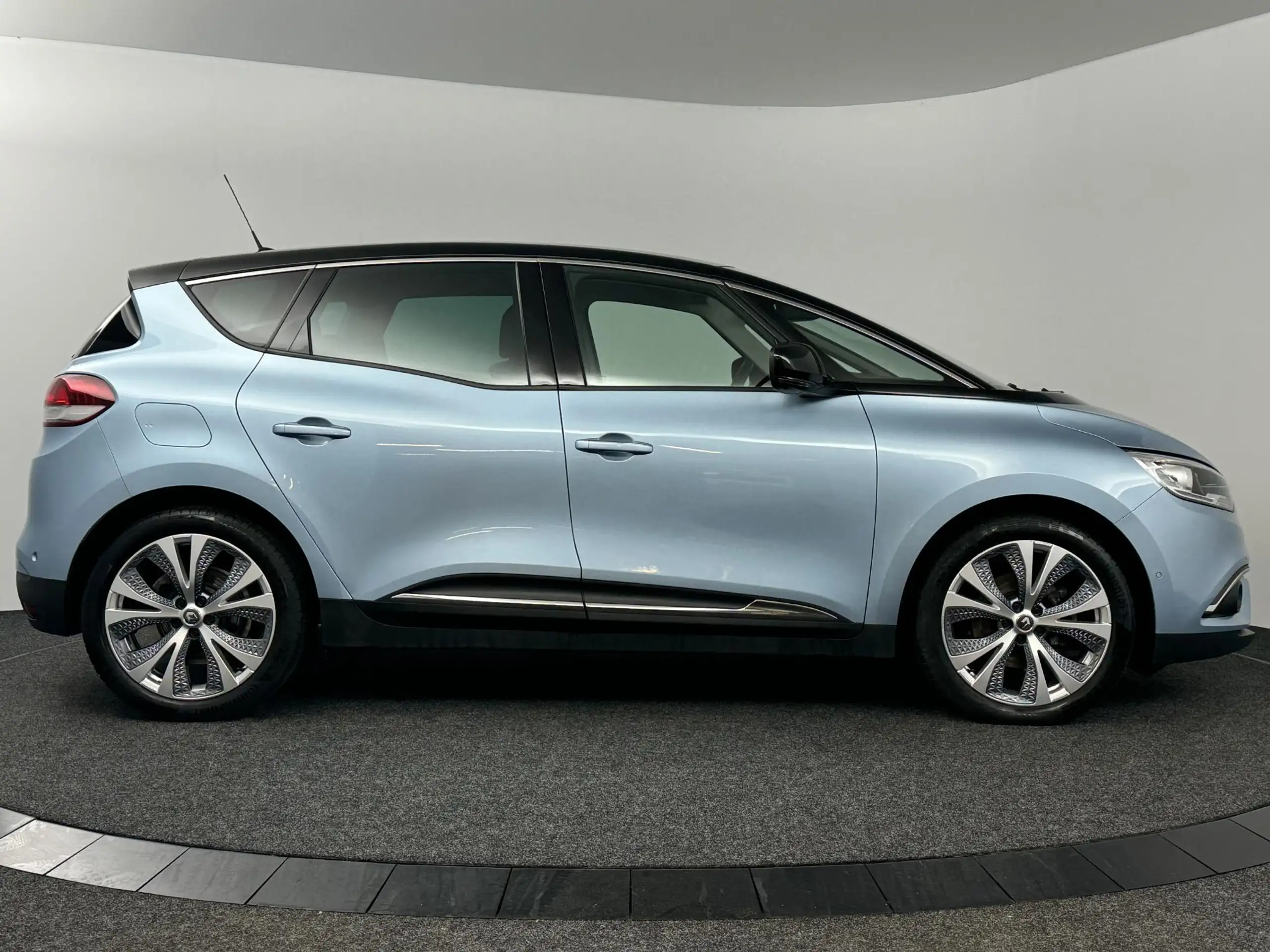 Renault - Scenic