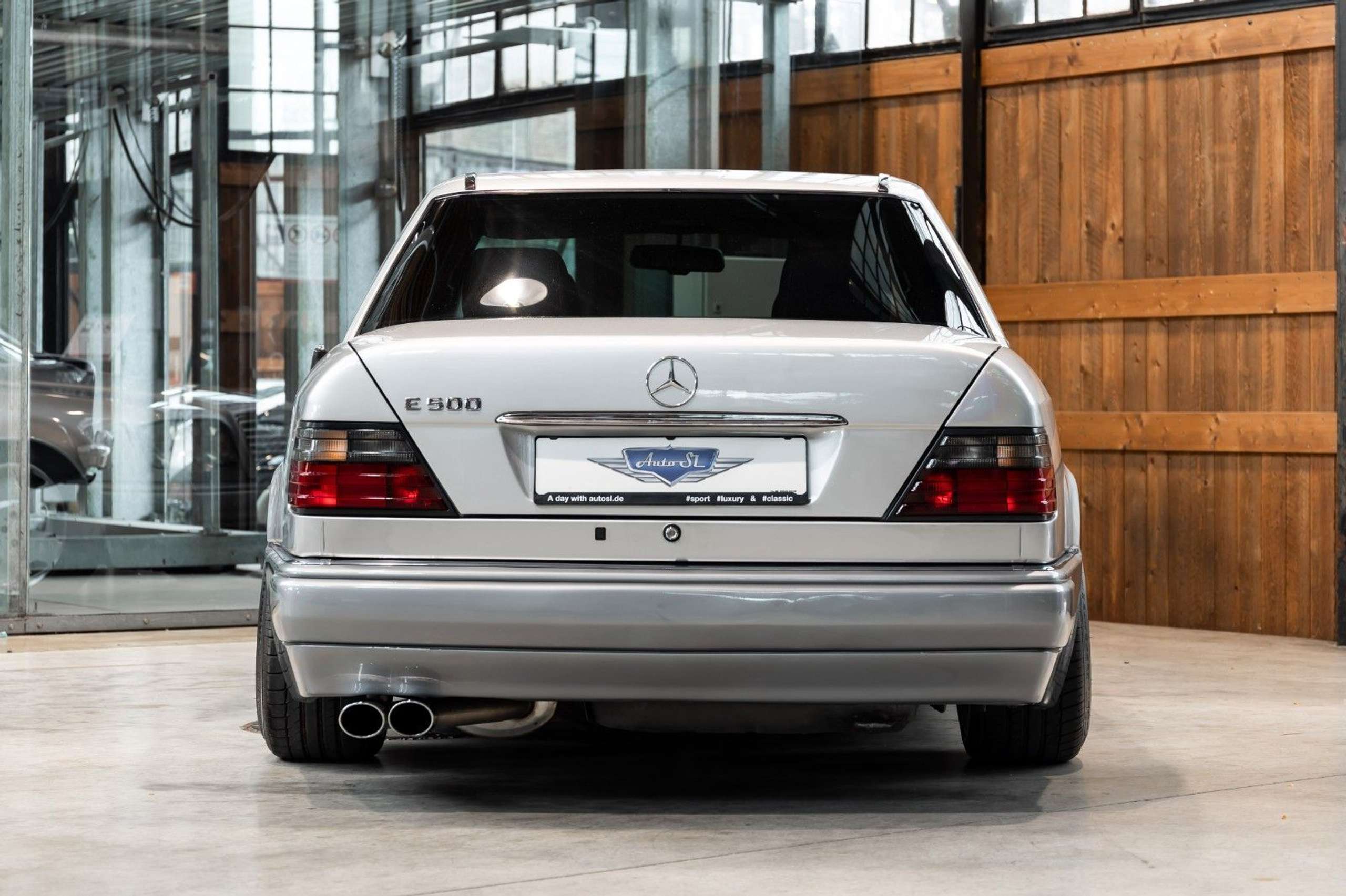 Mercedes-Benz - E 500