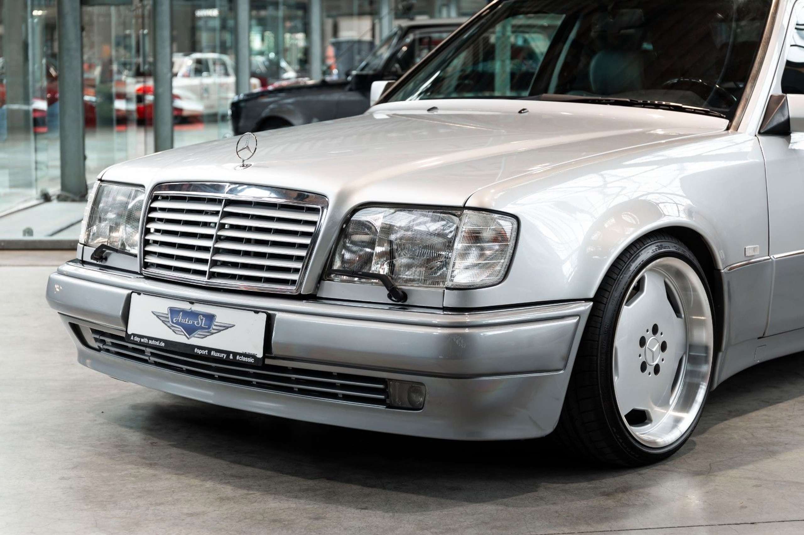 Mercedes-Benz - E 500