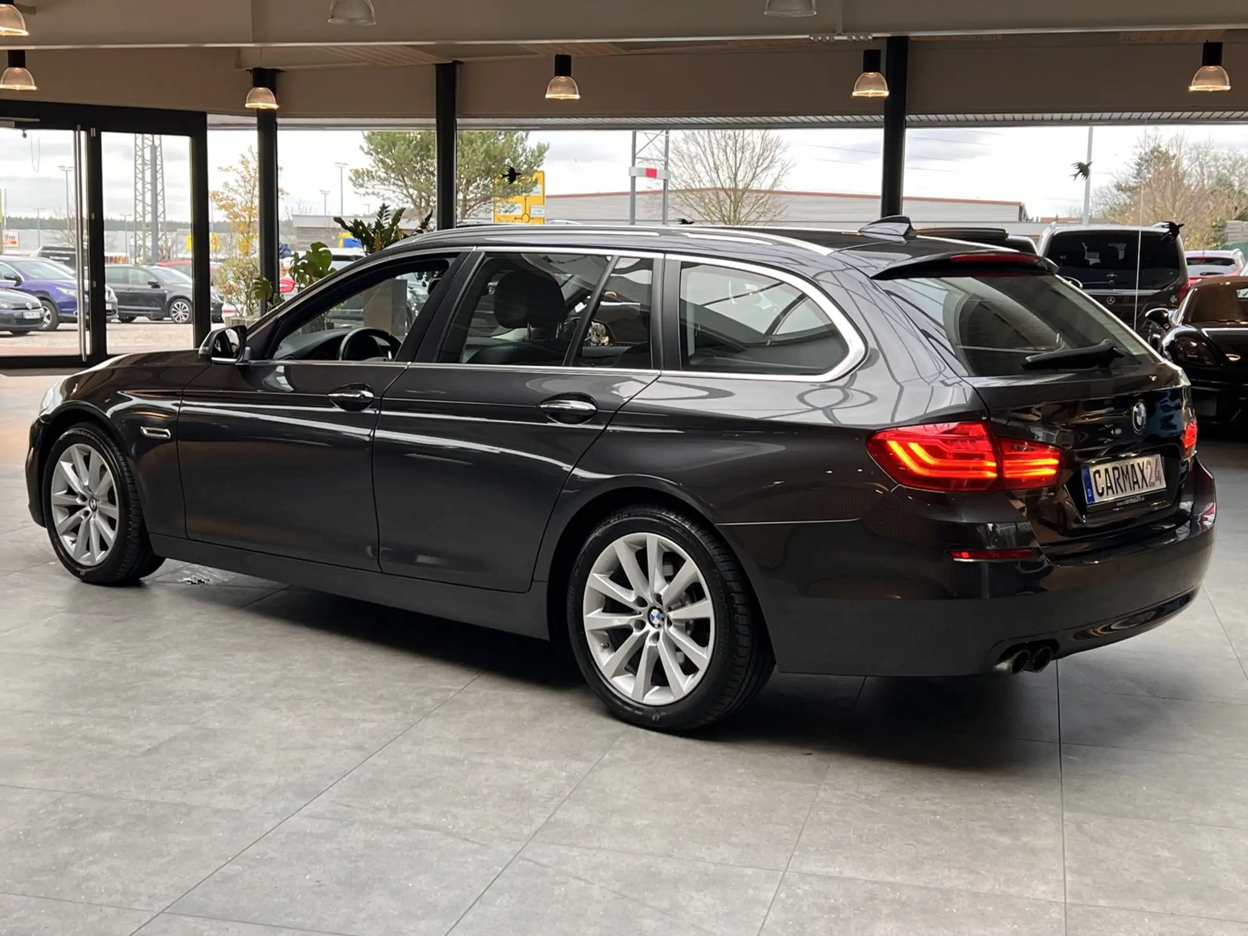 BMW - 525