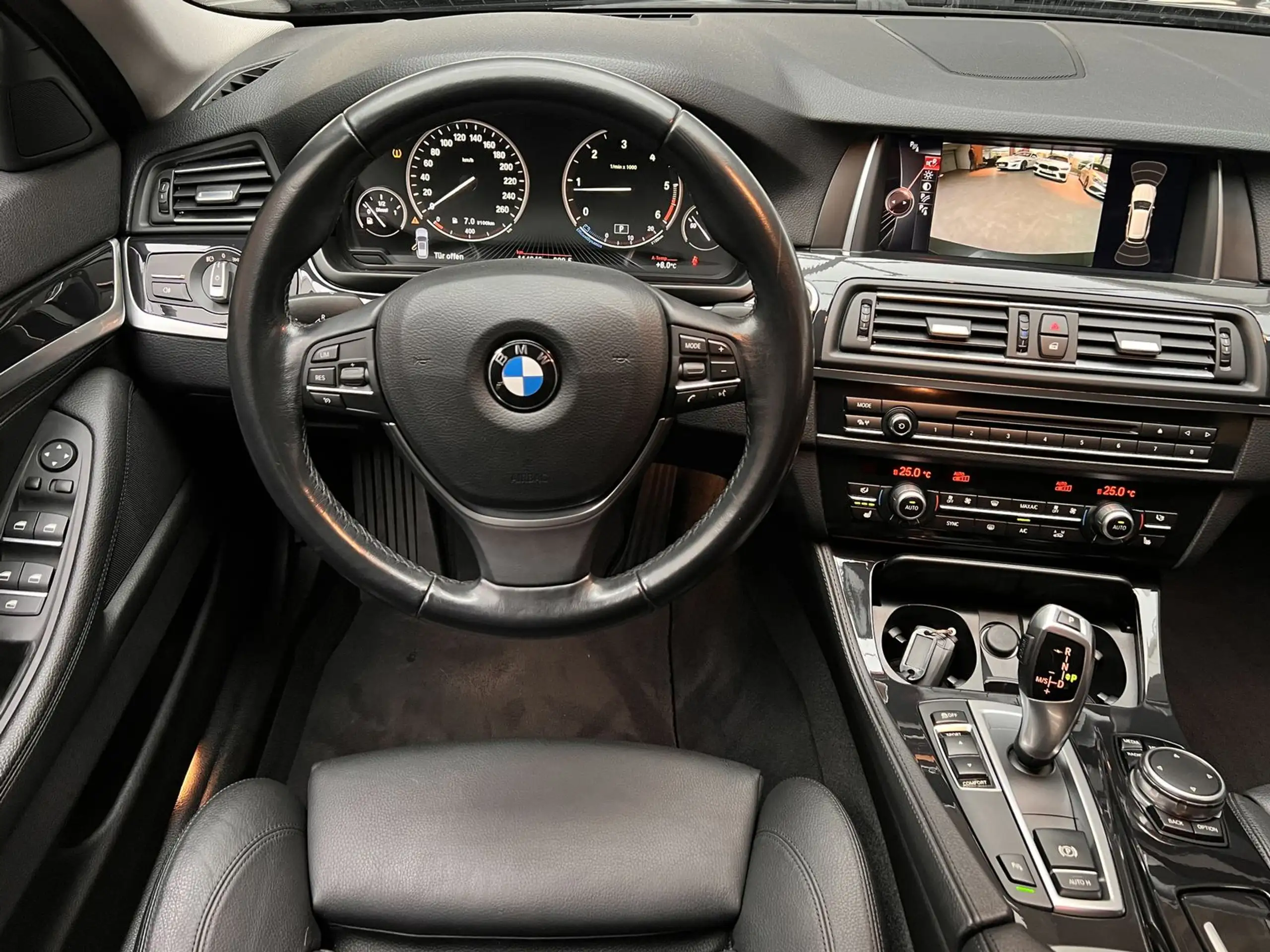 BMW - 525