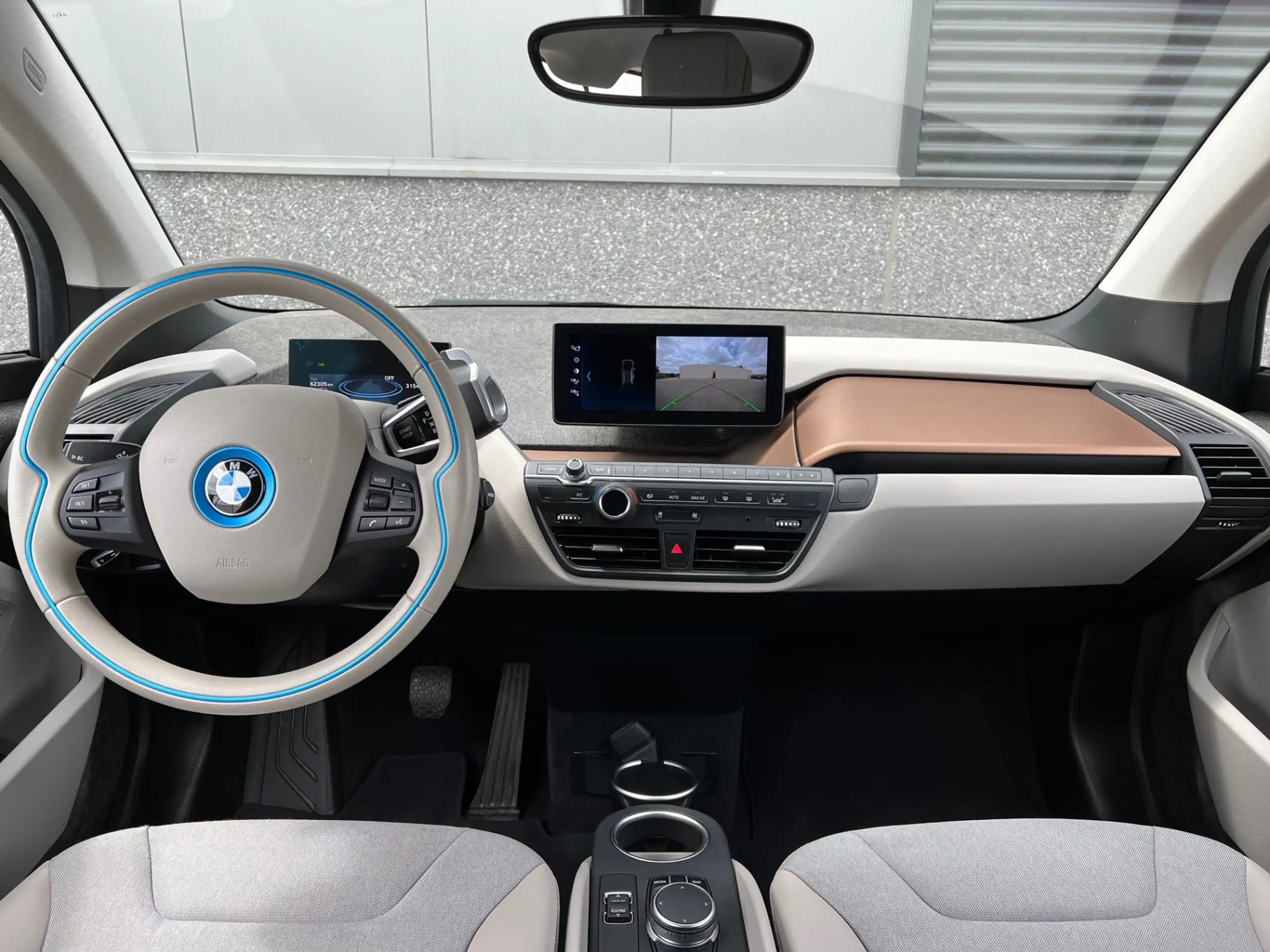 BMW - i3