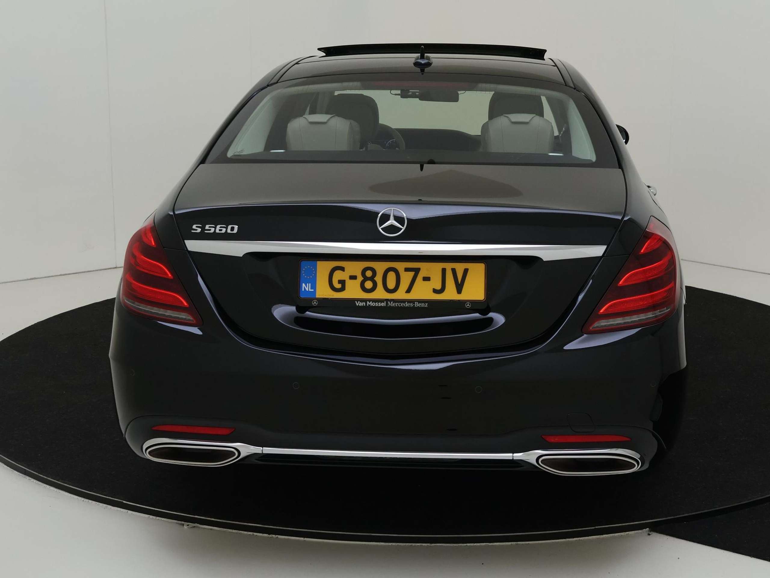 Mercedes-Benz - S 560