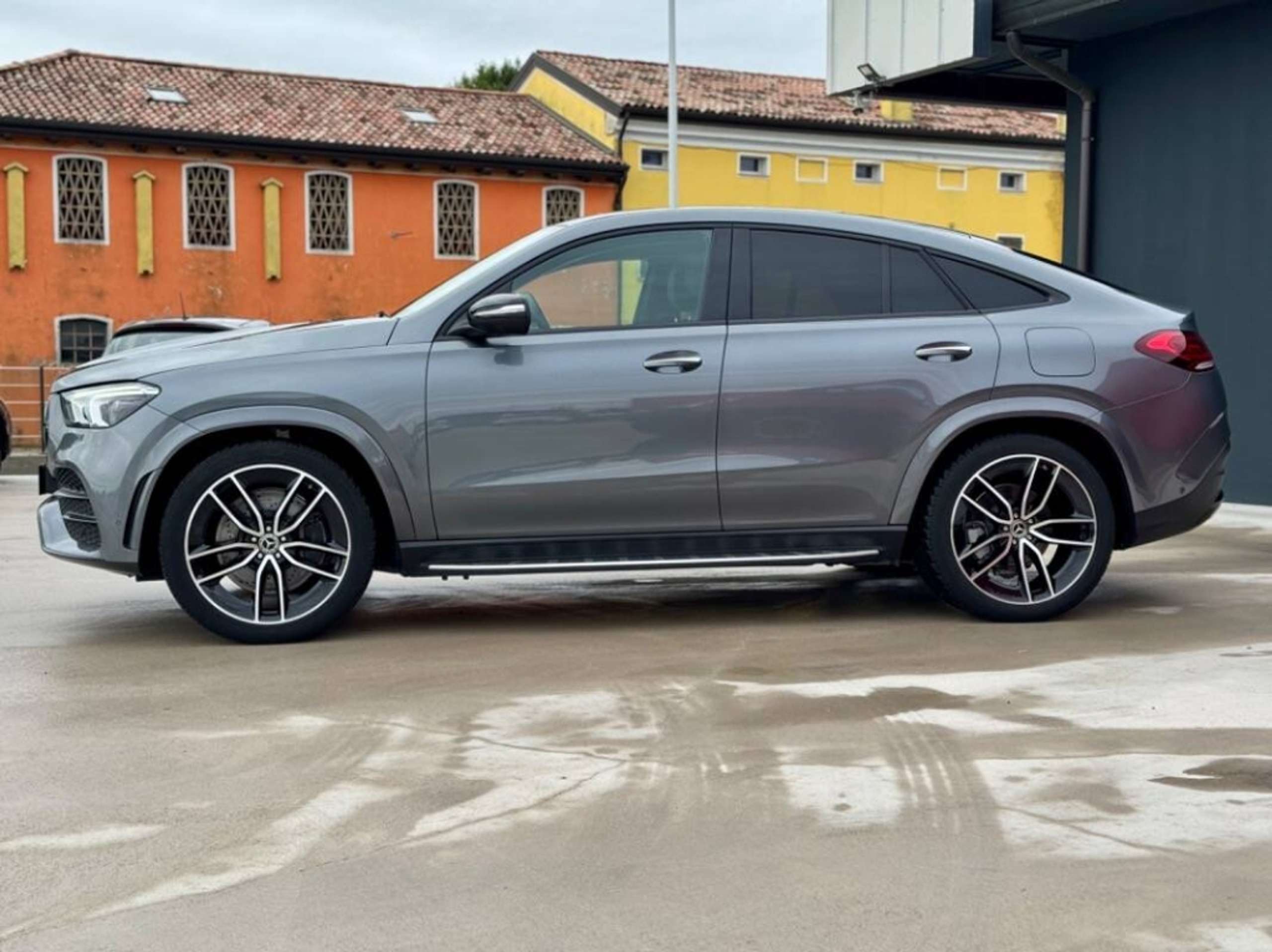 Mercedes-Benz - GLE 350