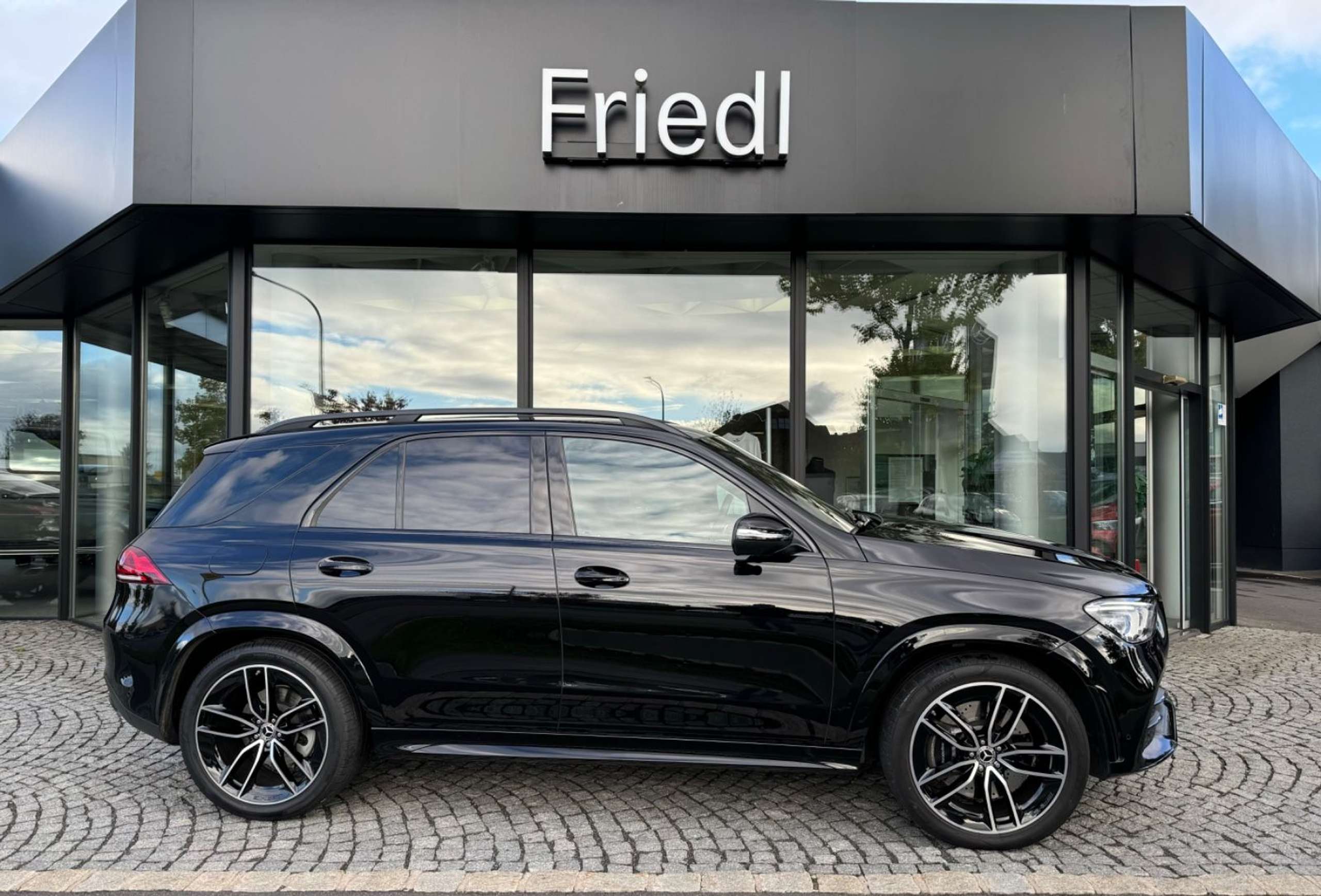 Mercedes-Benz - GLE 350