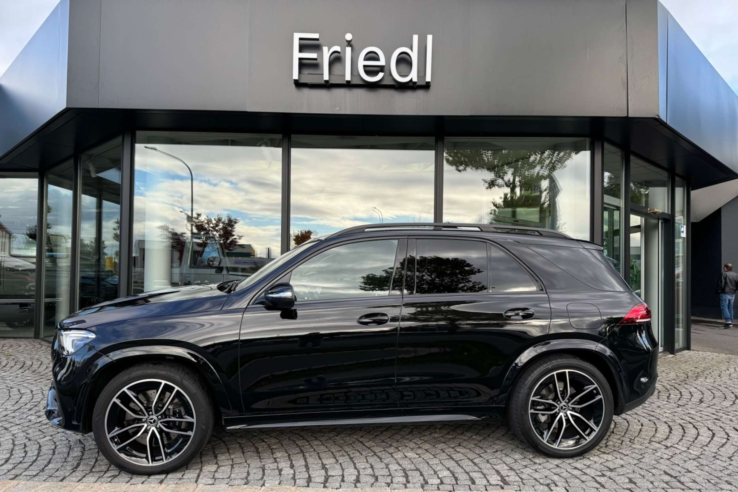 Mercedes-Benz - GLE 350