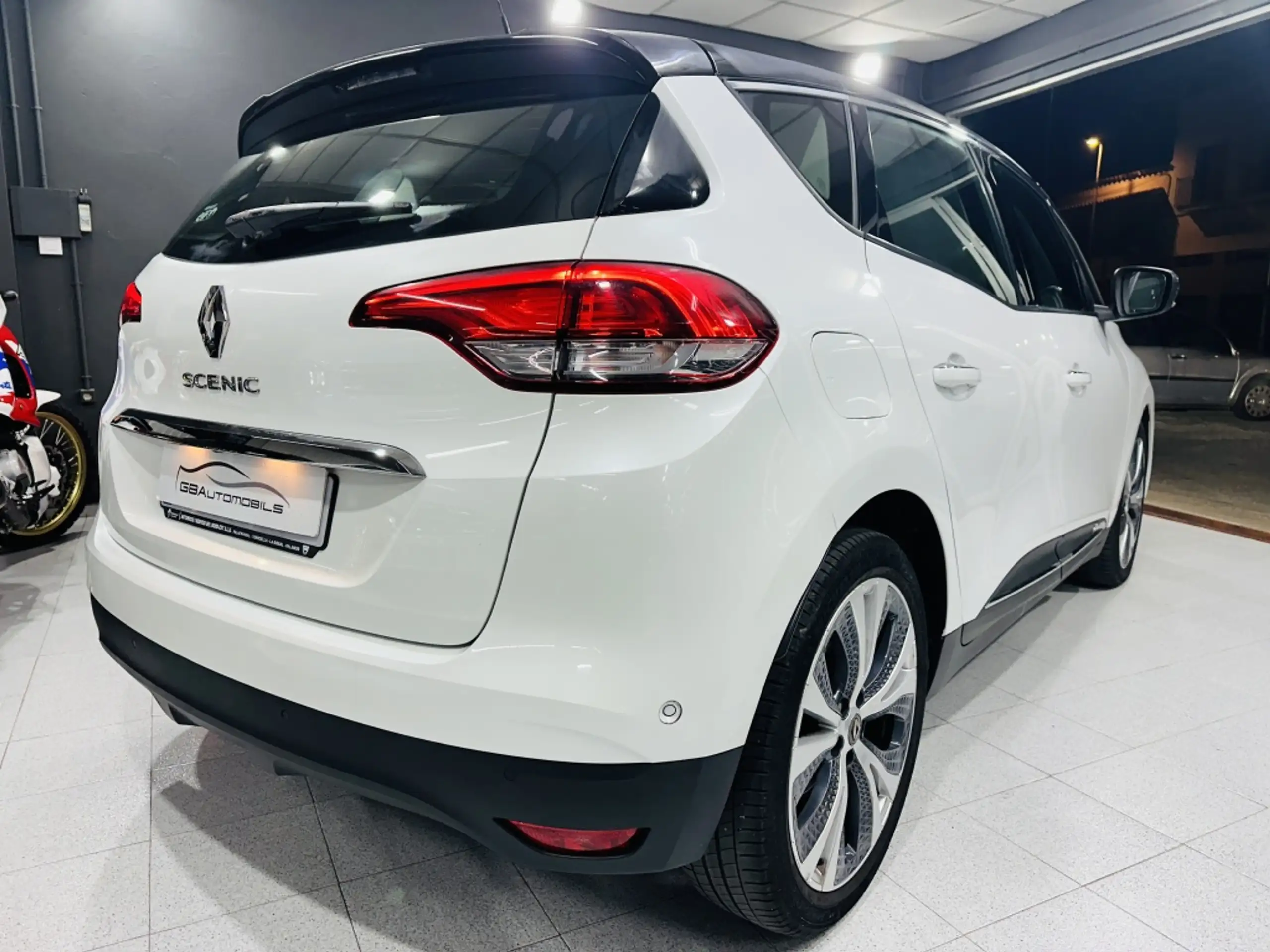 Renault - Scenic