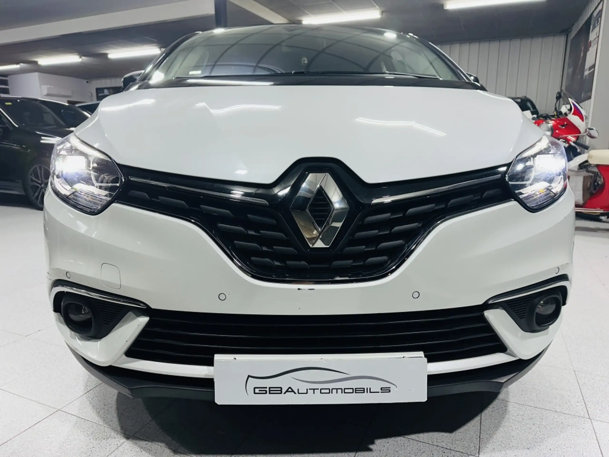 Renault - Scenic