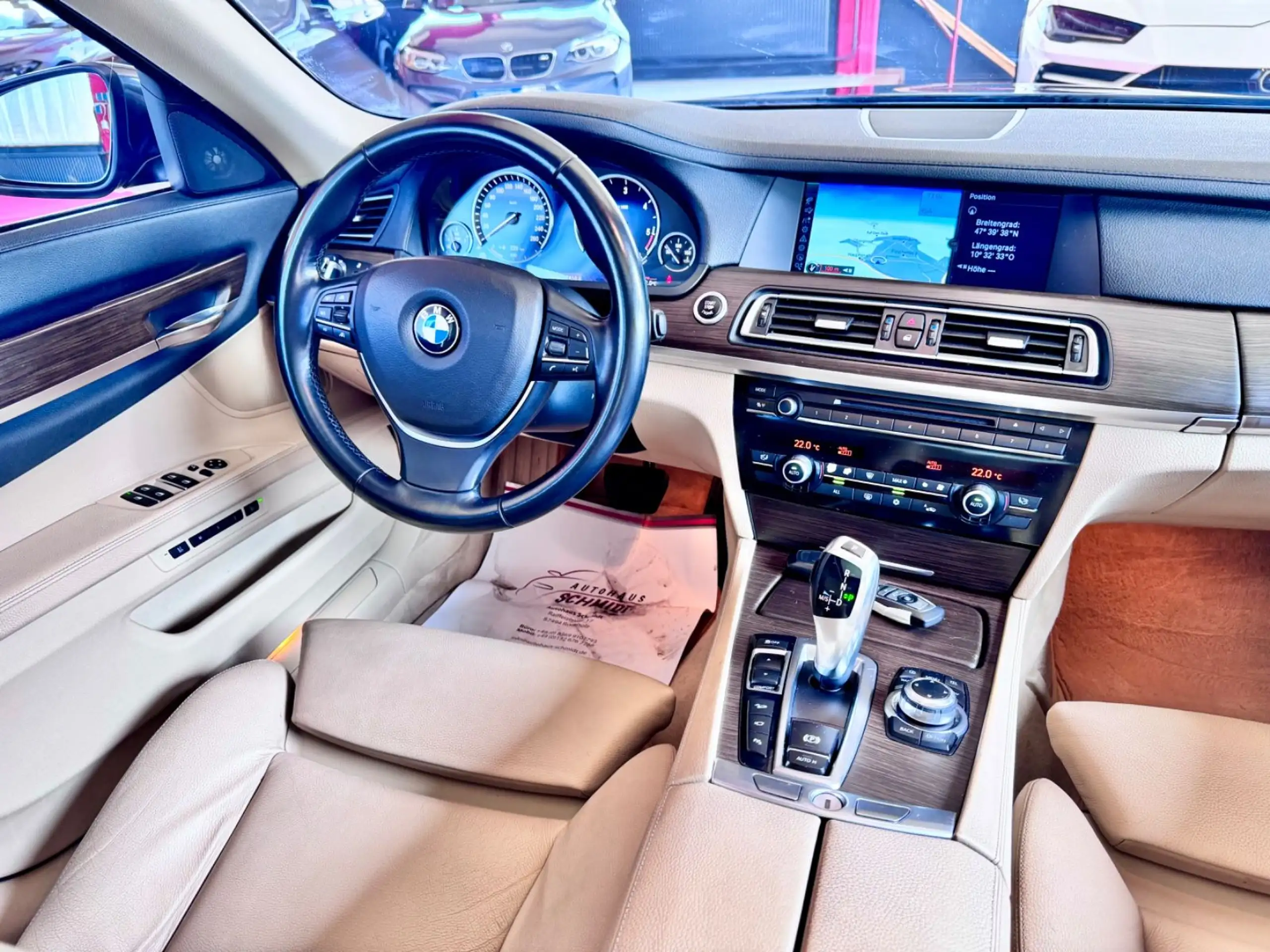 BMW - 740