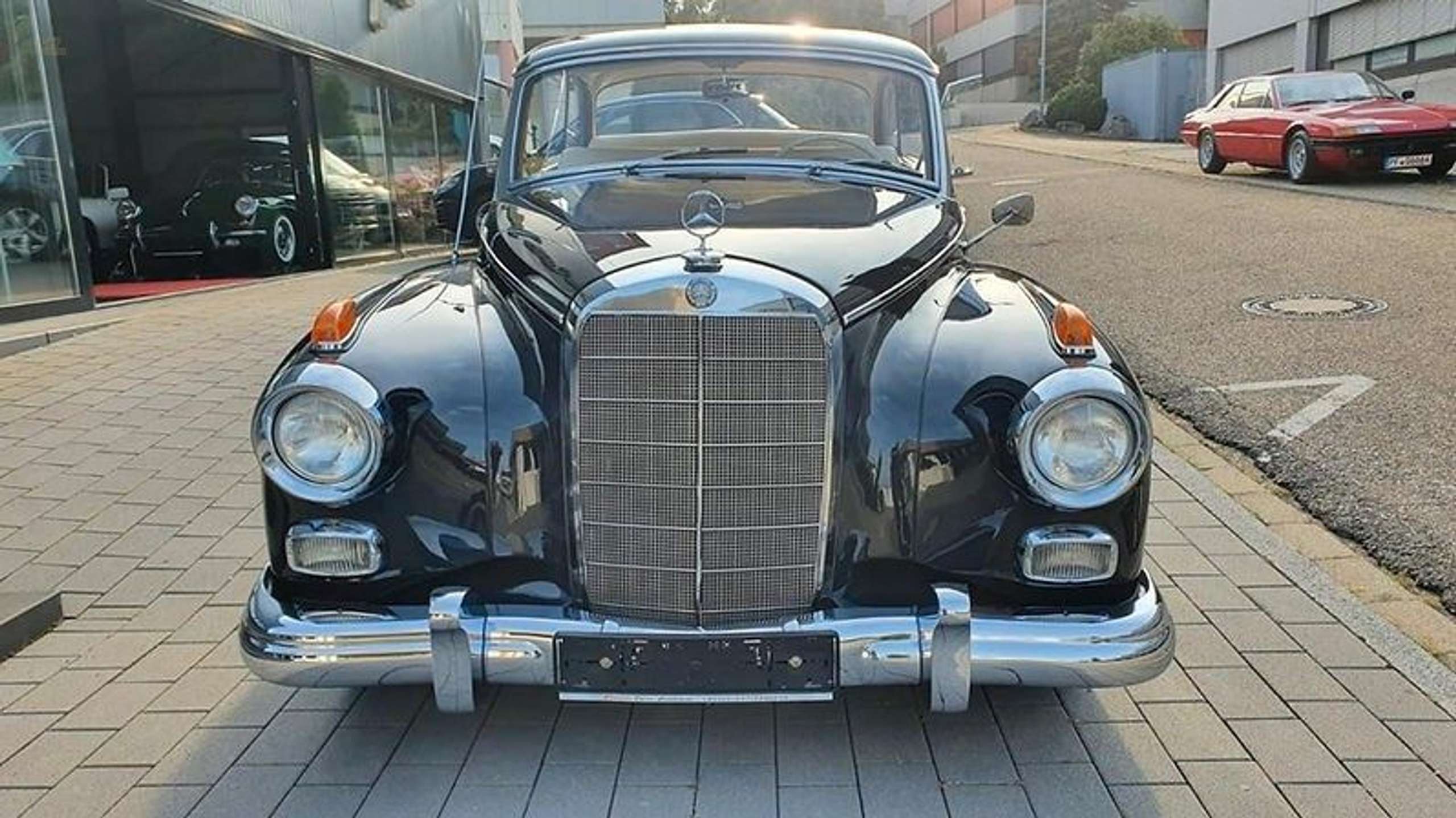 Mercedes-Benz - 300