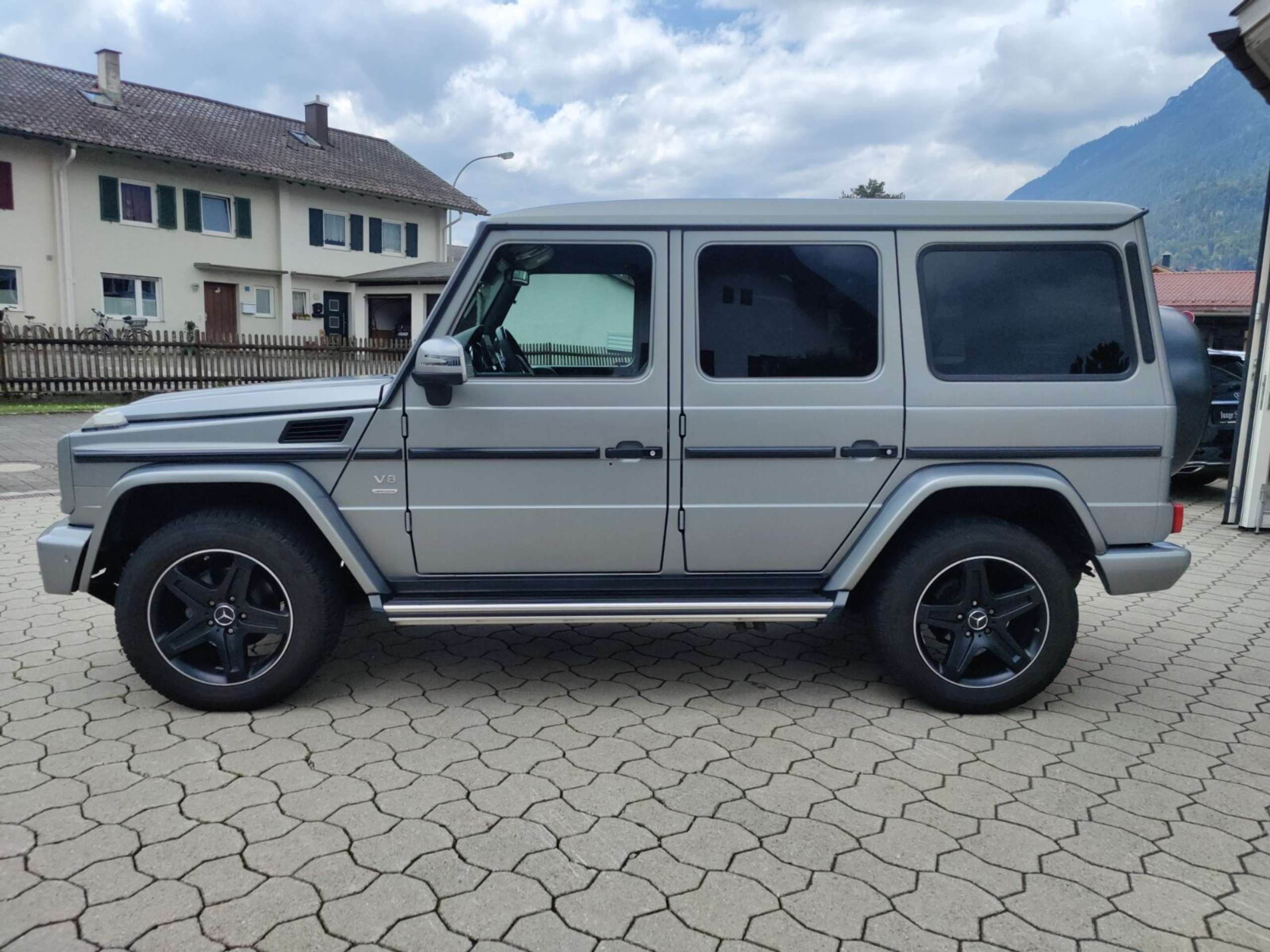 Mercedes-Benz - G 500