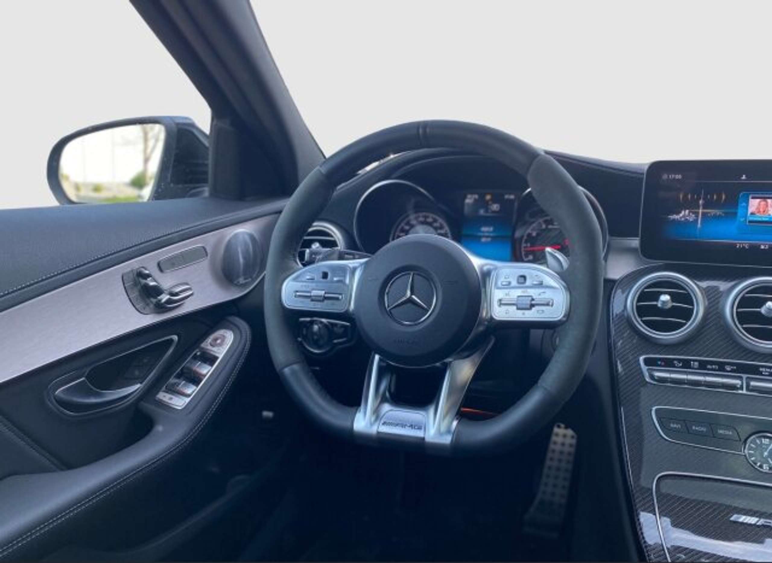 Mercedes-Benz - C 63 AMG