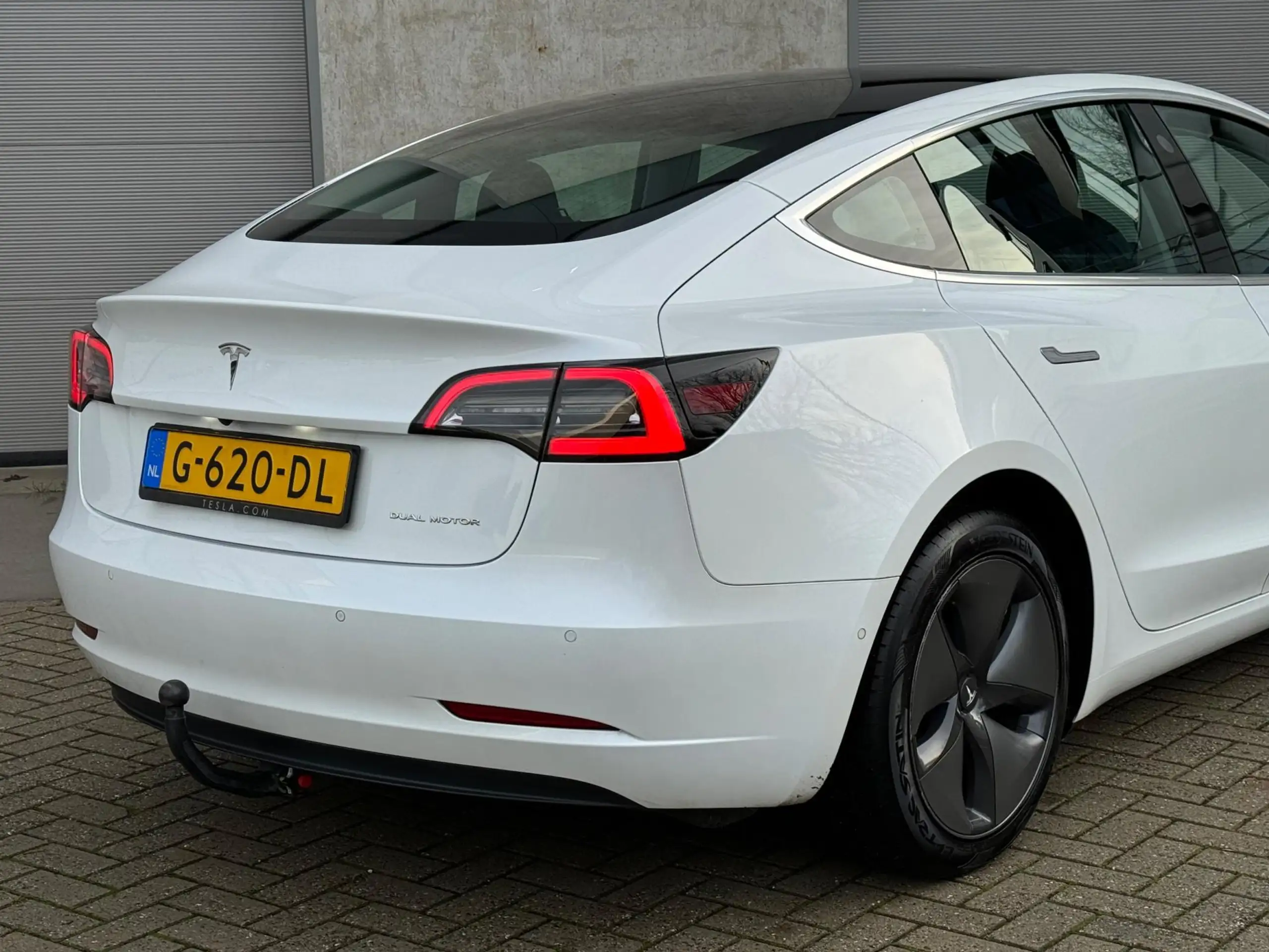 Tesla - Model 3