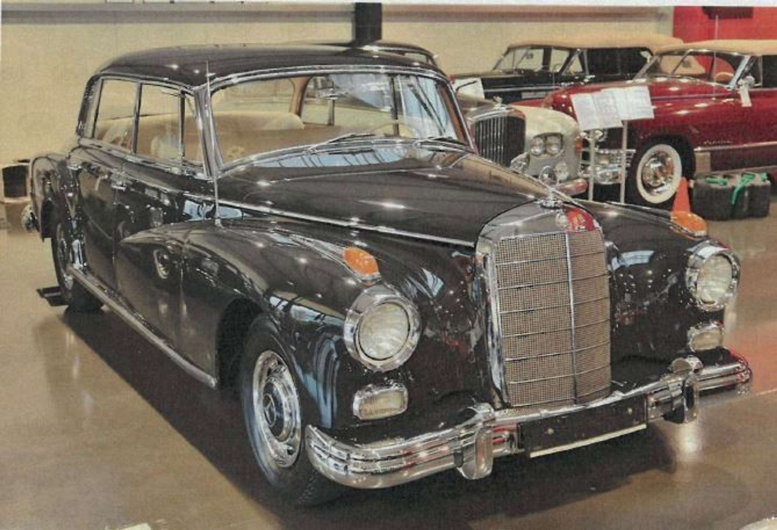 Mercedes-Benz - 300