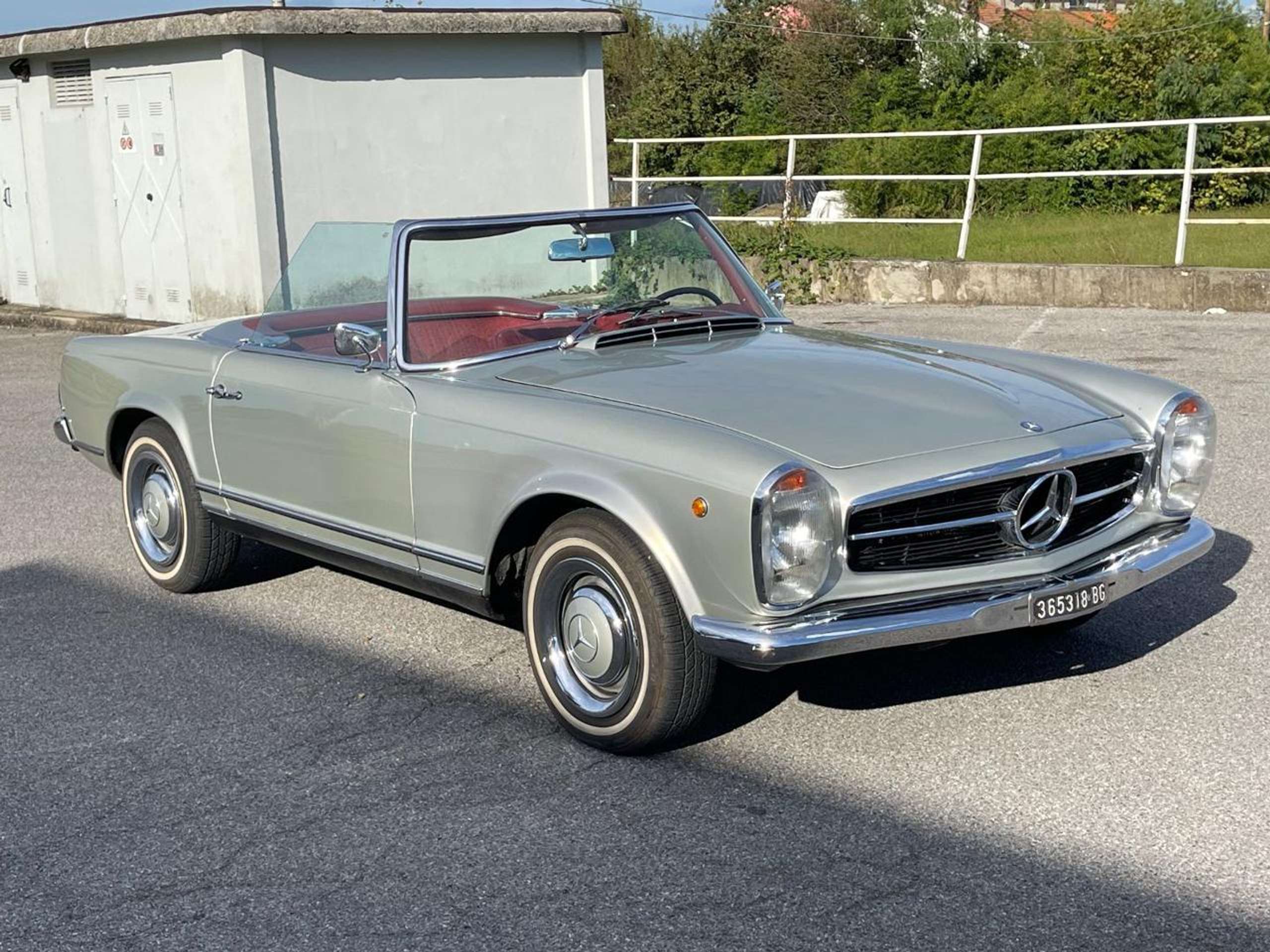 Mercedes-Benz - SL 230