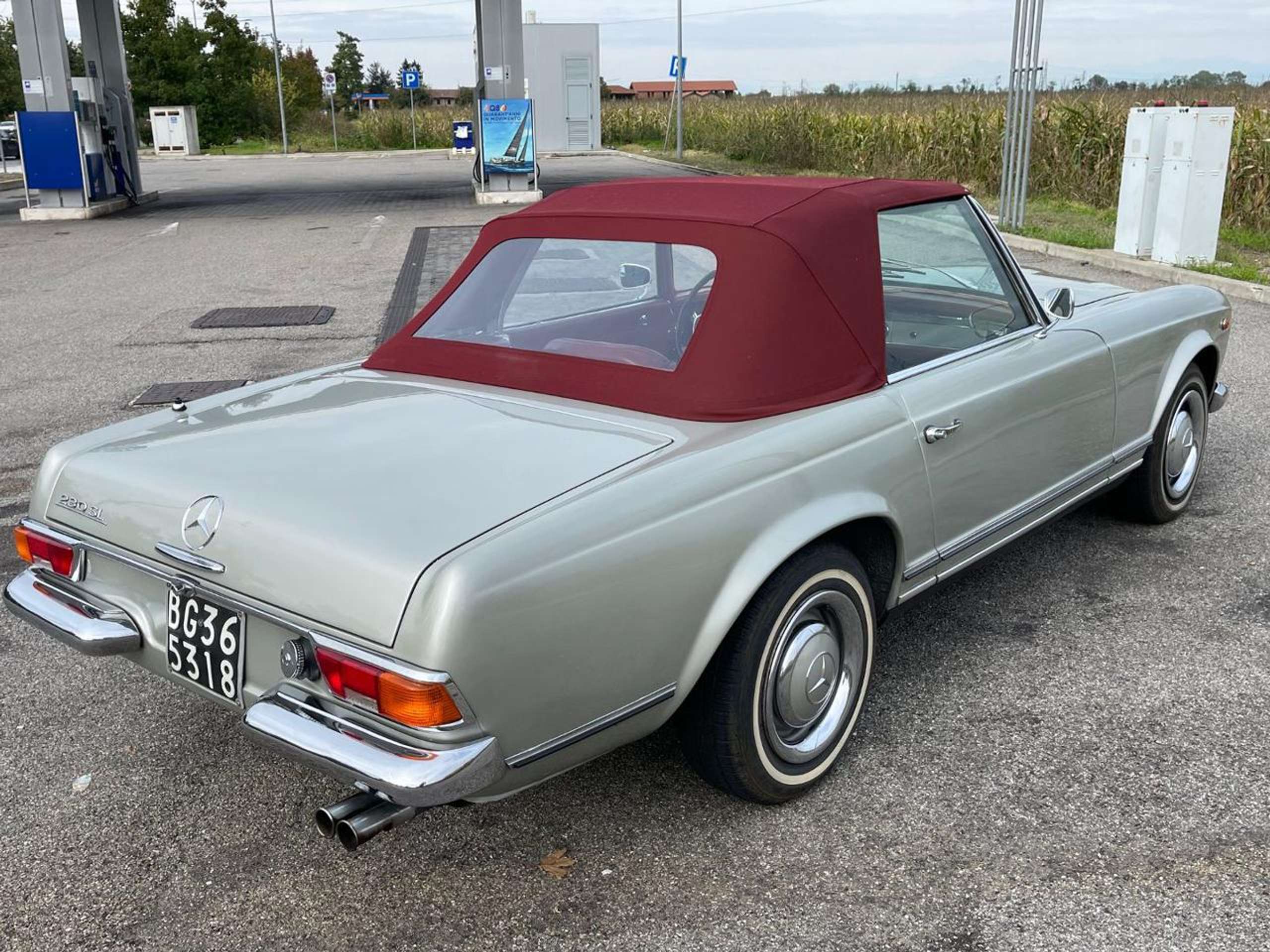 Mercedes-Benz - SL 230