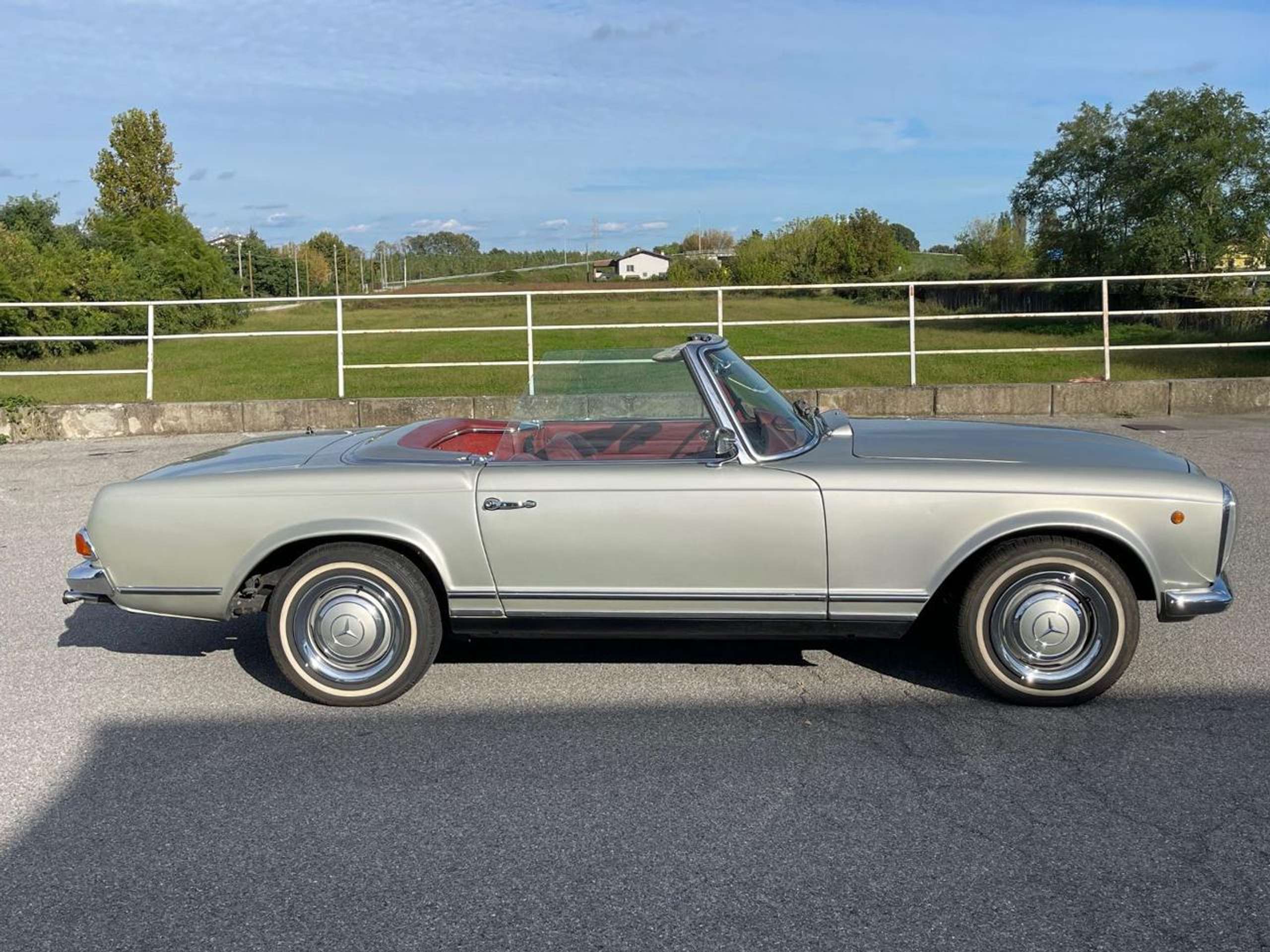 Mercedes-Benz - SL 230