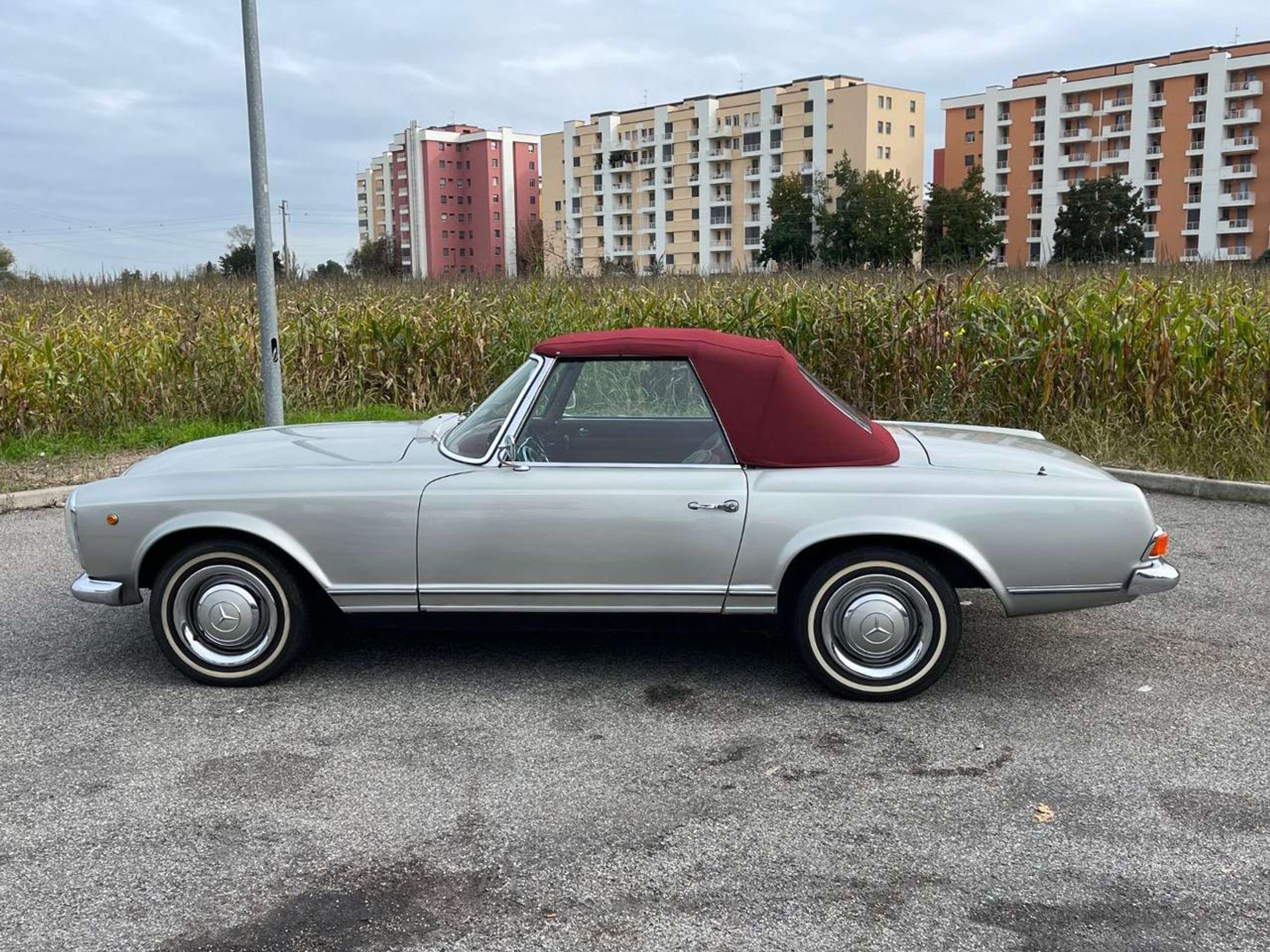 Mercedes-Benz - SL 230