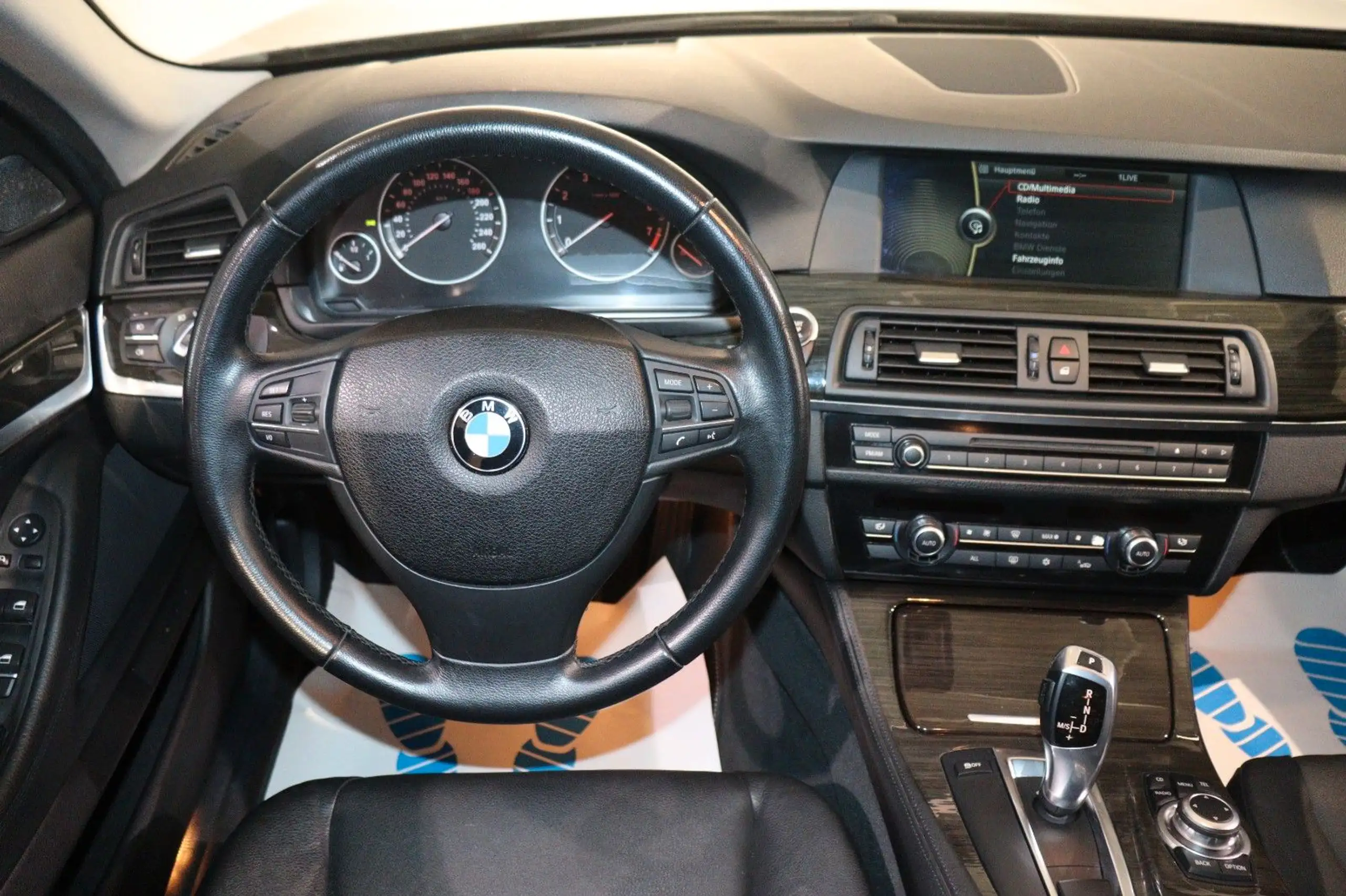 BMW - 528