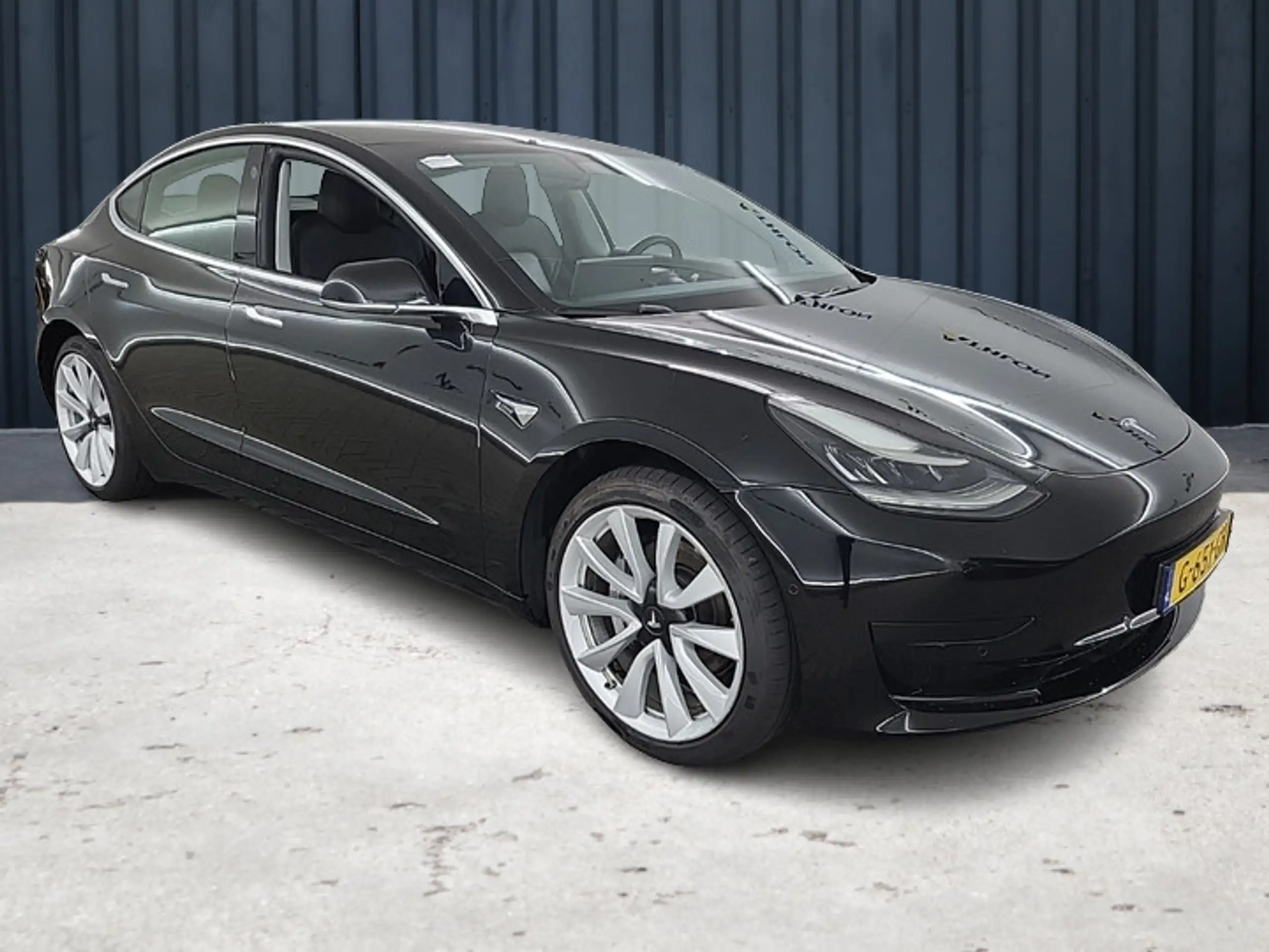 Tesla - Model 3