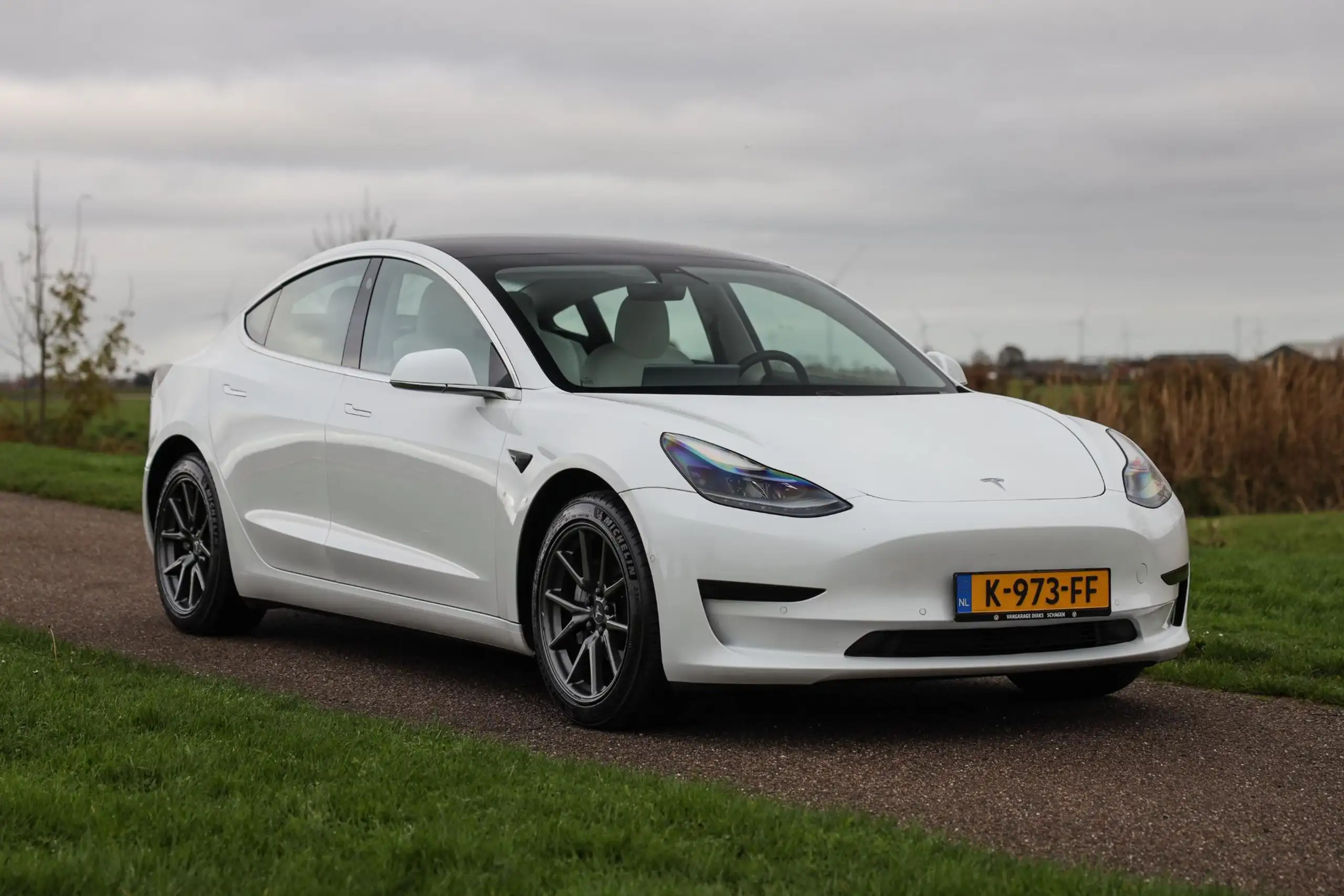 Tesla - Model 3