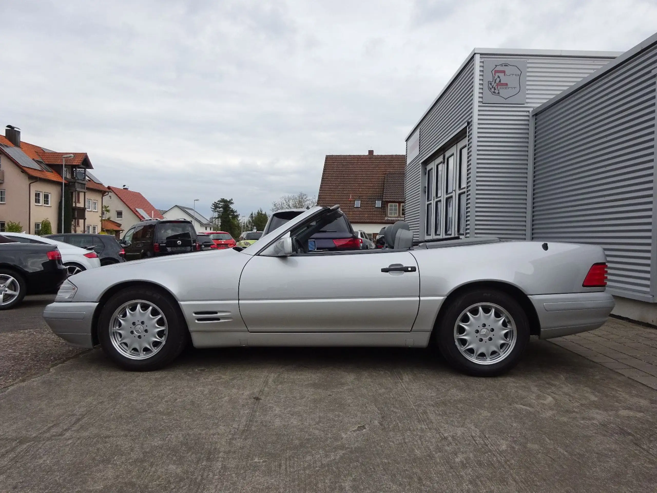 Mercedes-Benz - SL 320