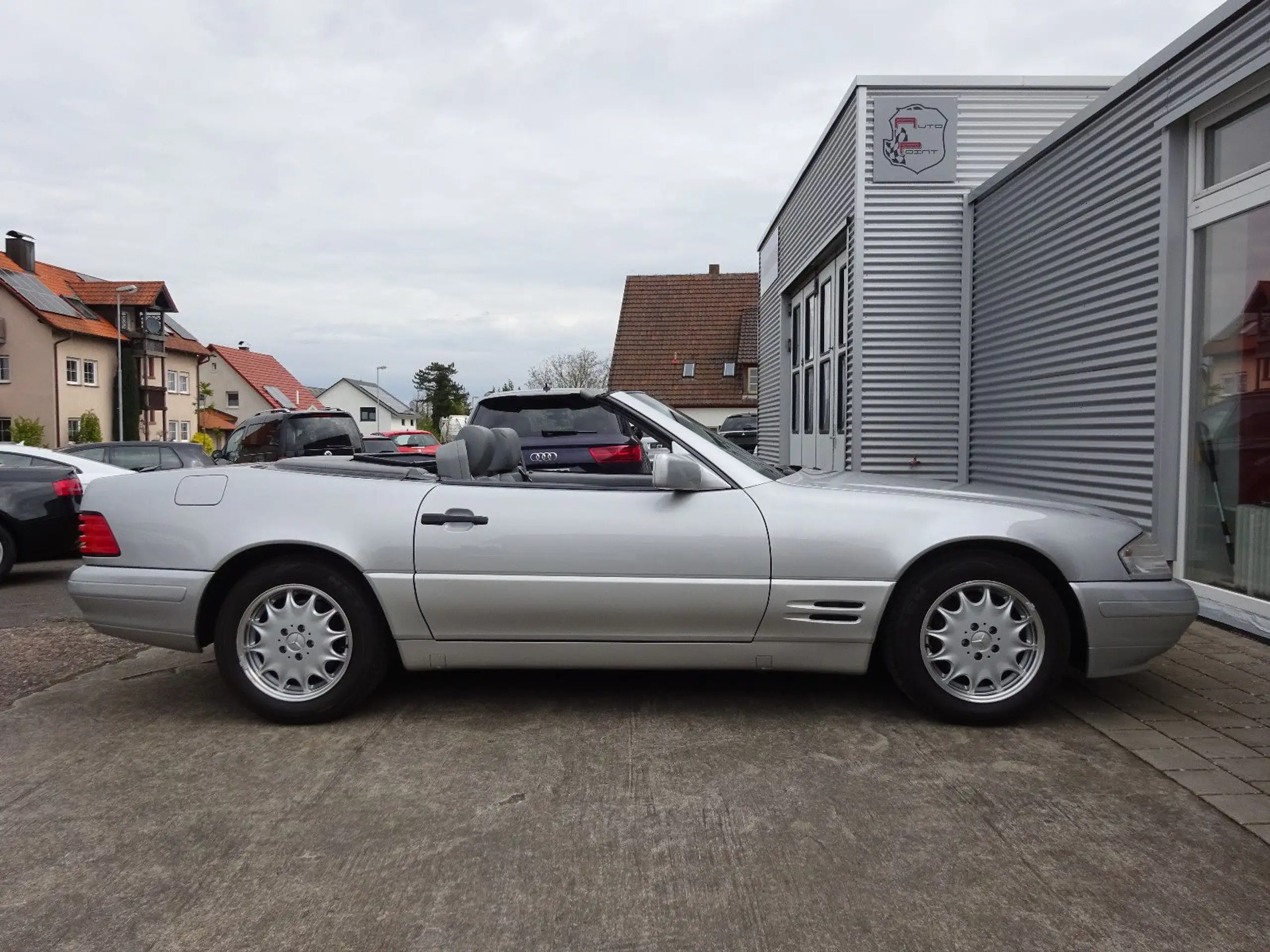 Mercedes-Benz - SL 320