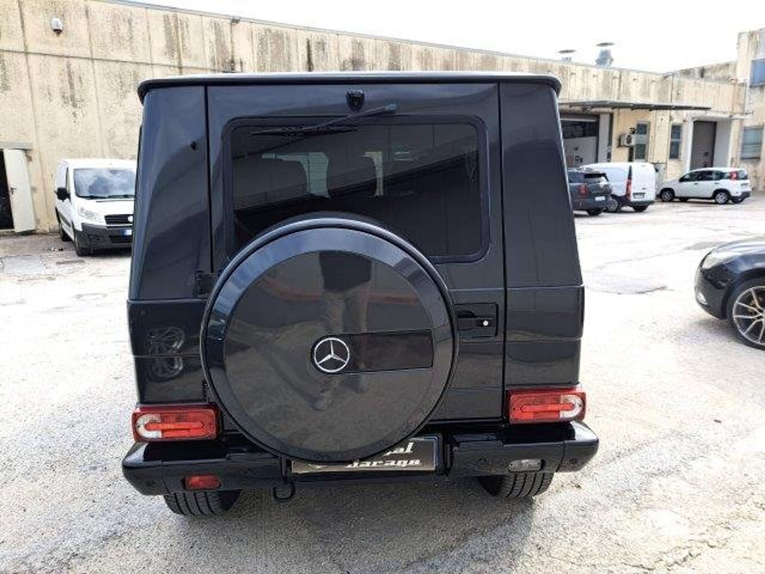 Mercedes-Benz - G 350