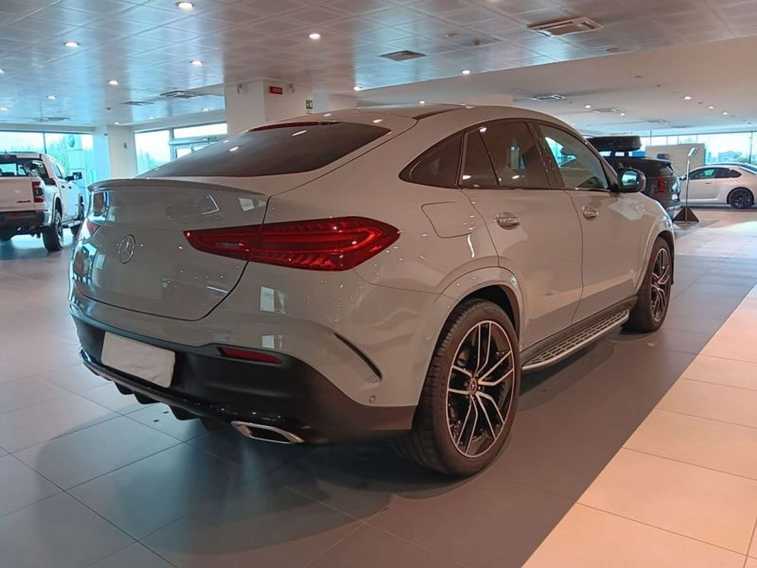 Mercedes-Benz - GLE 300