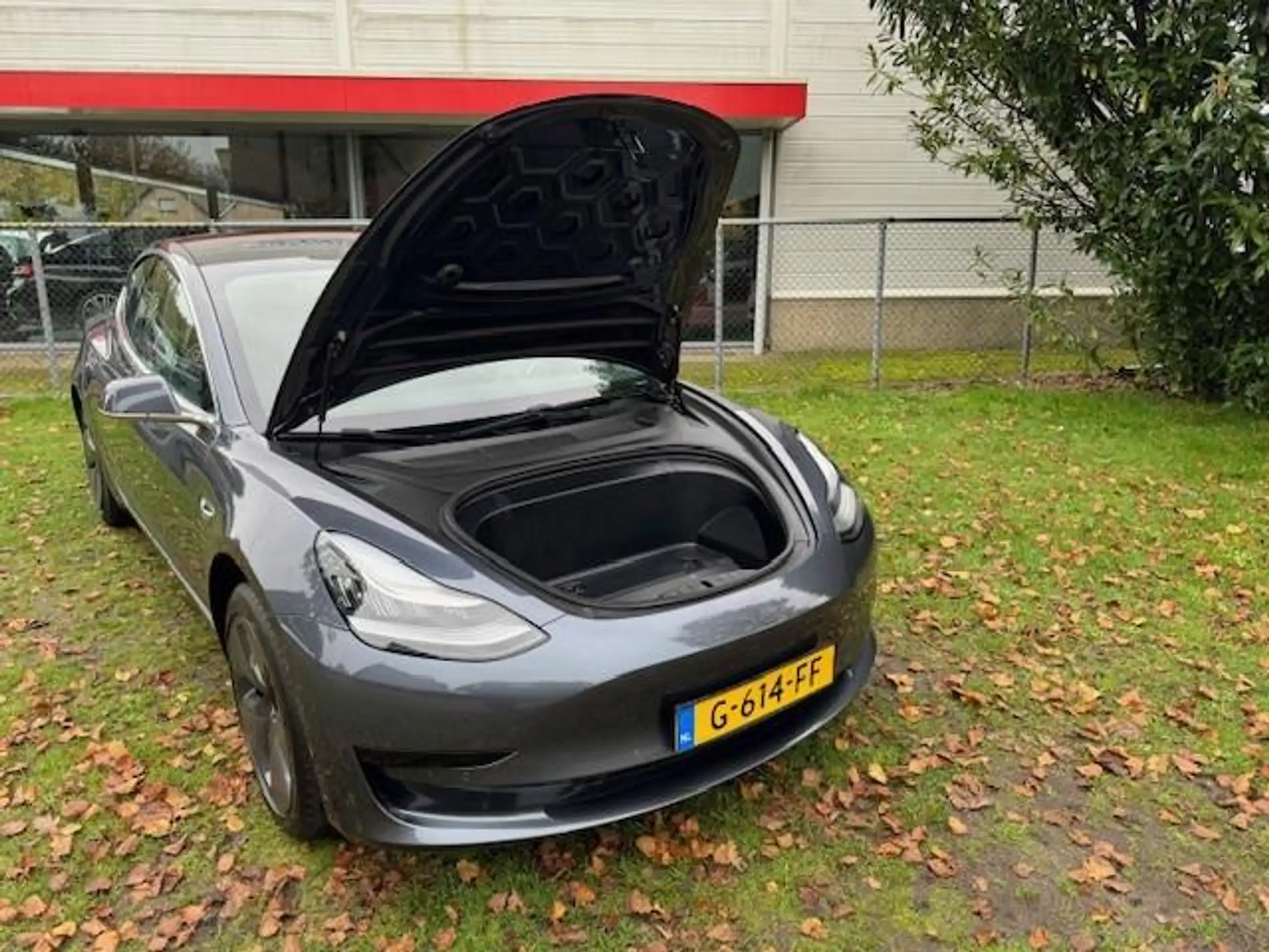 Tesla - Model 3