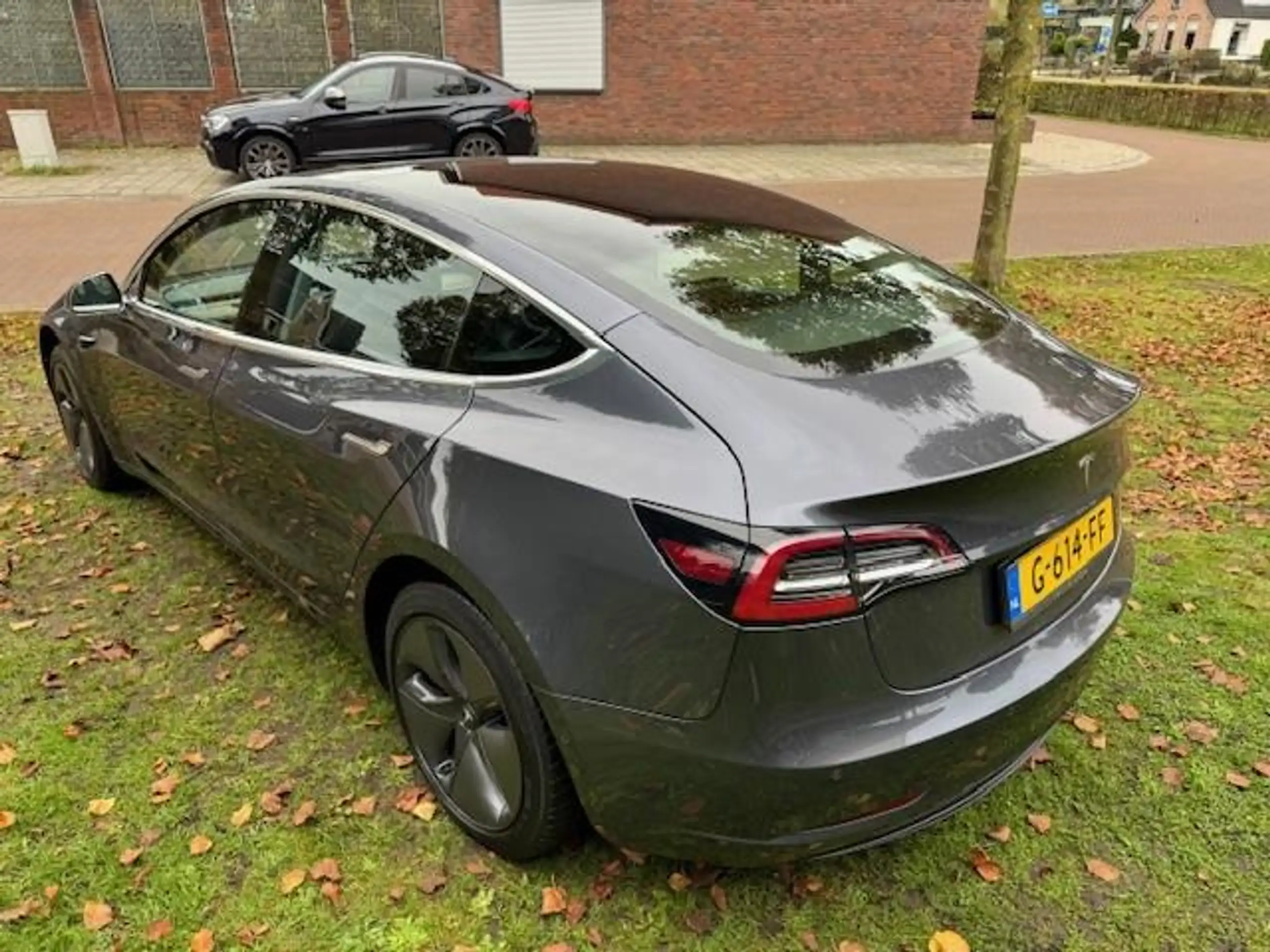 Tesla - Model 3