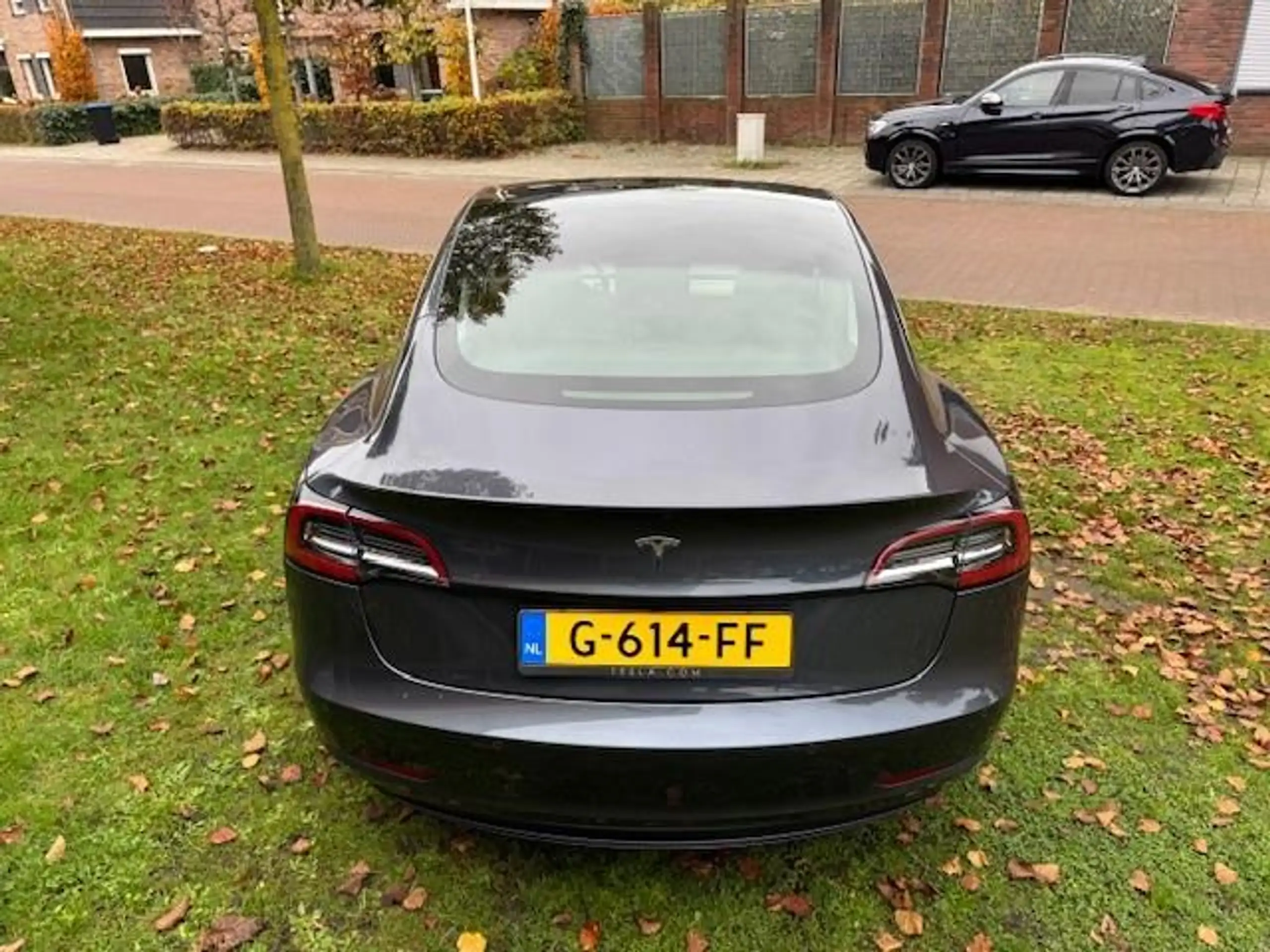 Tesla - Model 3