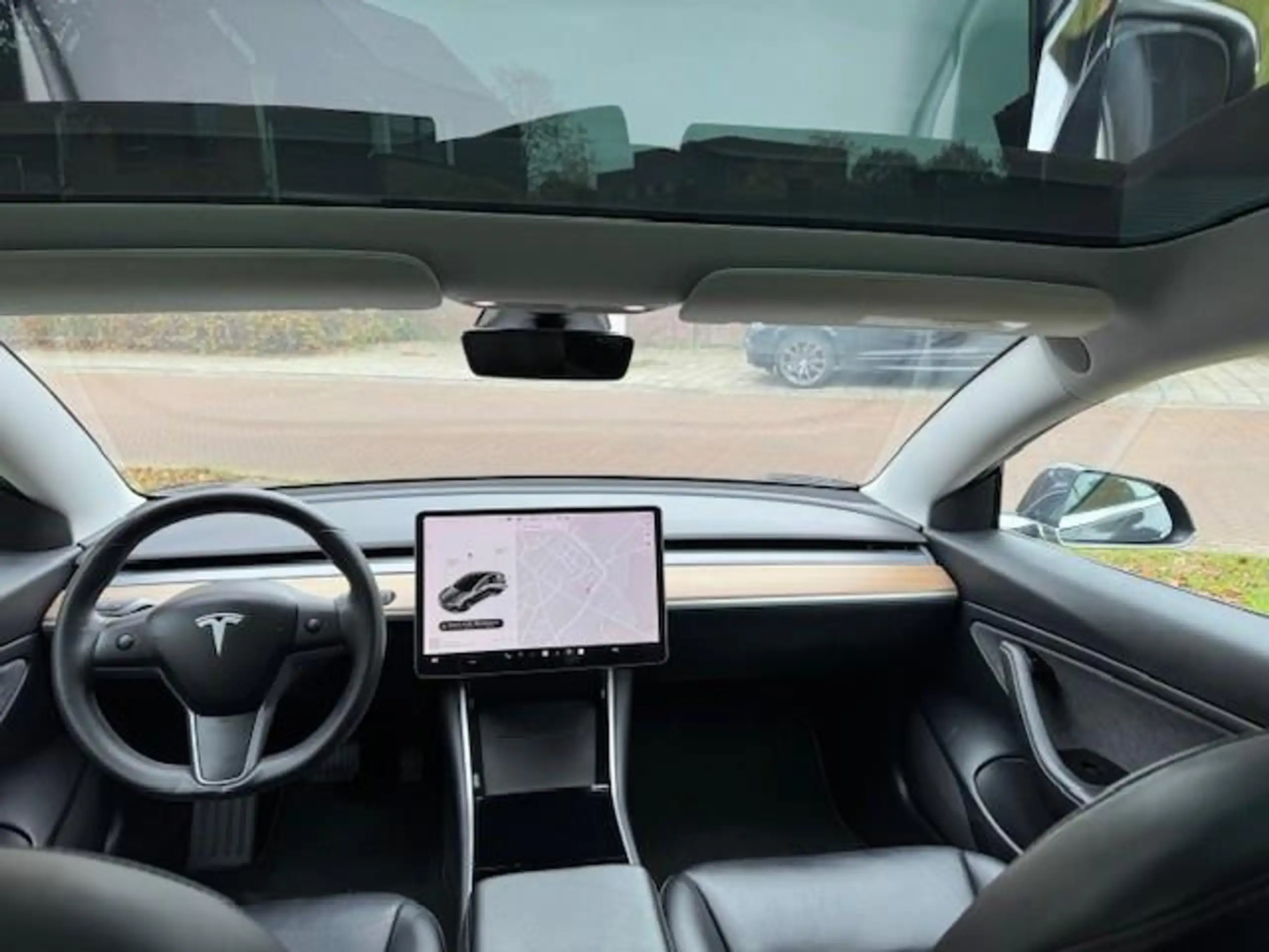 Tesla - Model 3