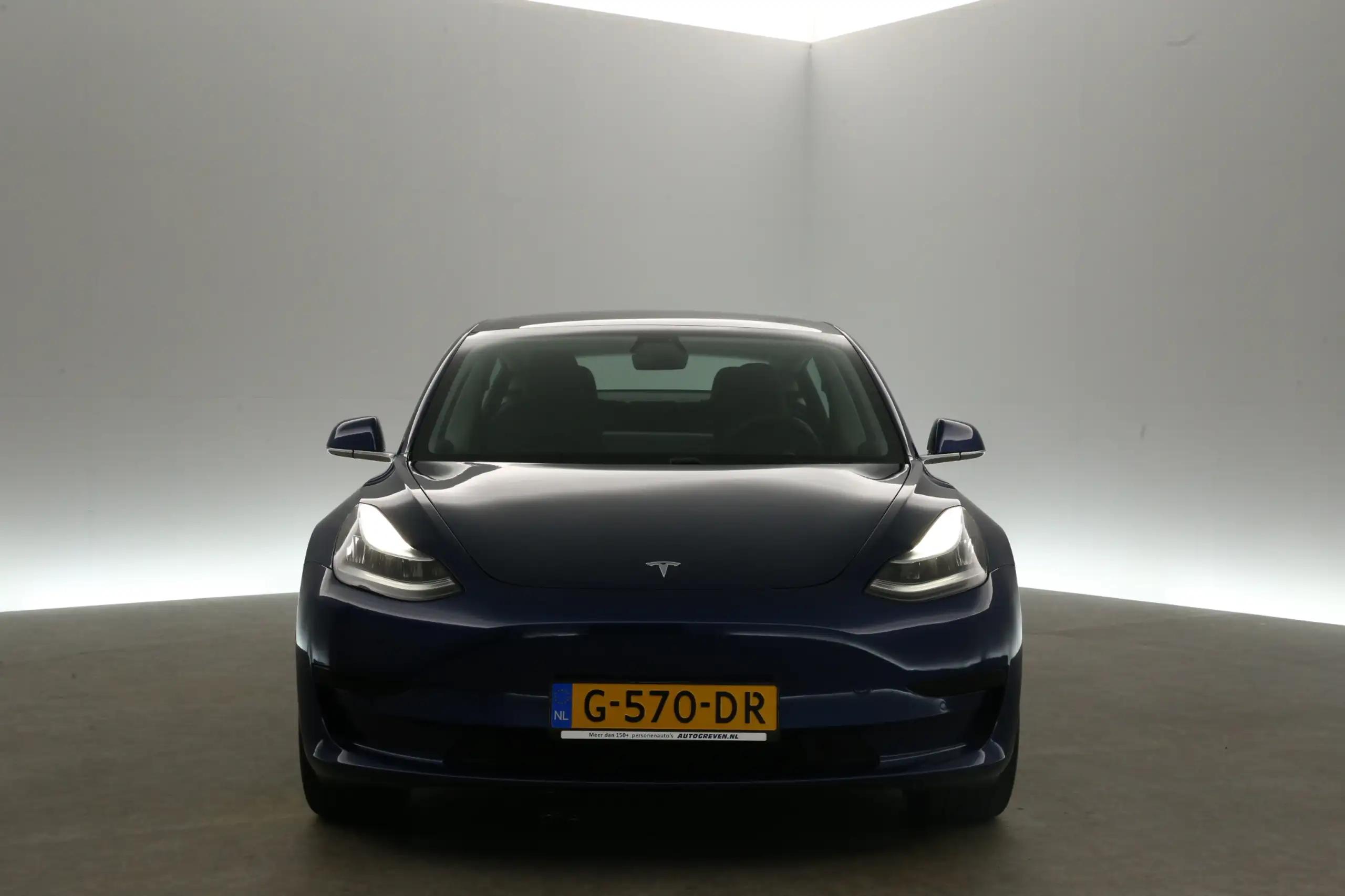 Tesla - Model 3