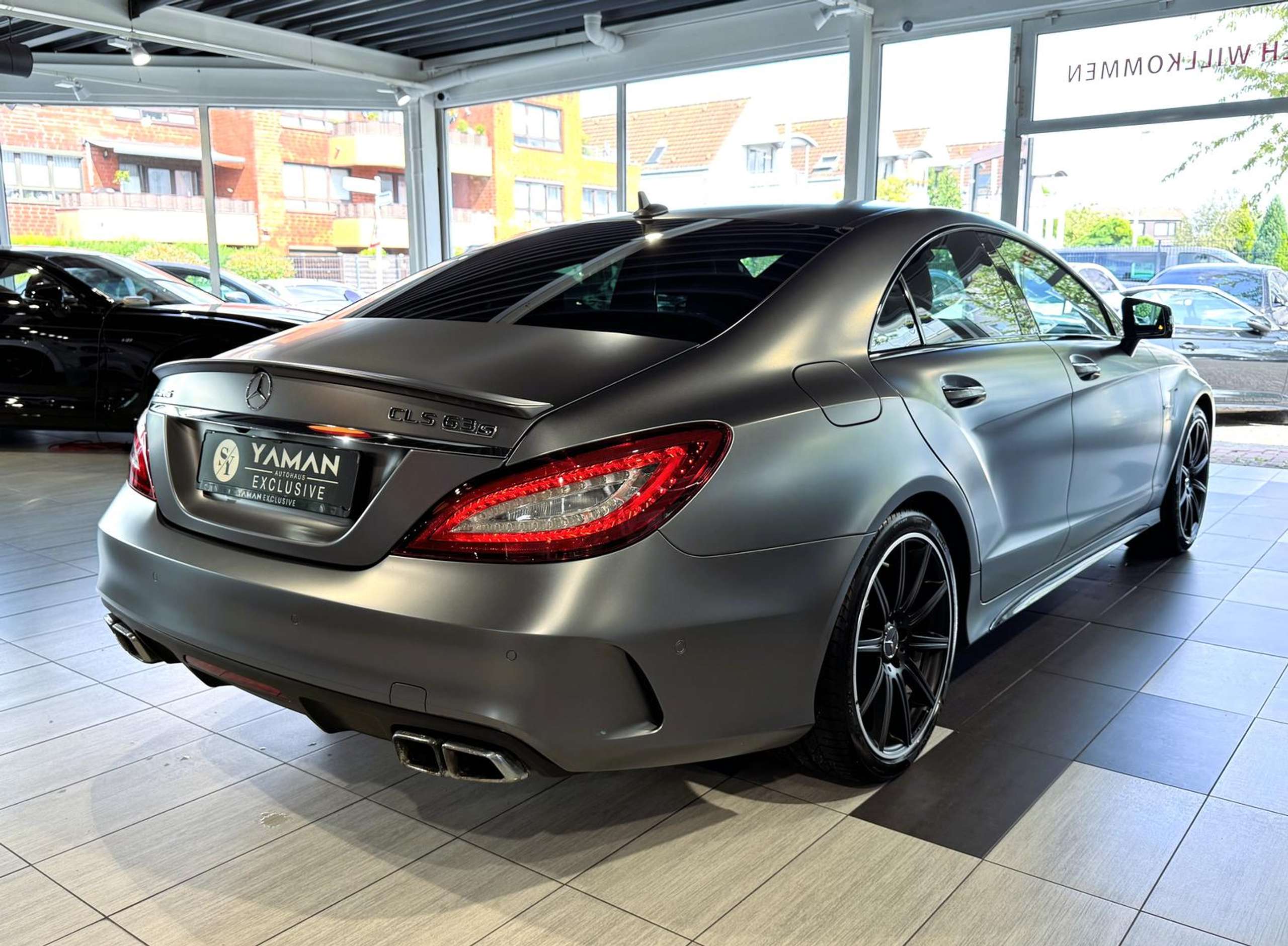 Mercedes-Benz - CLS 63 AMG