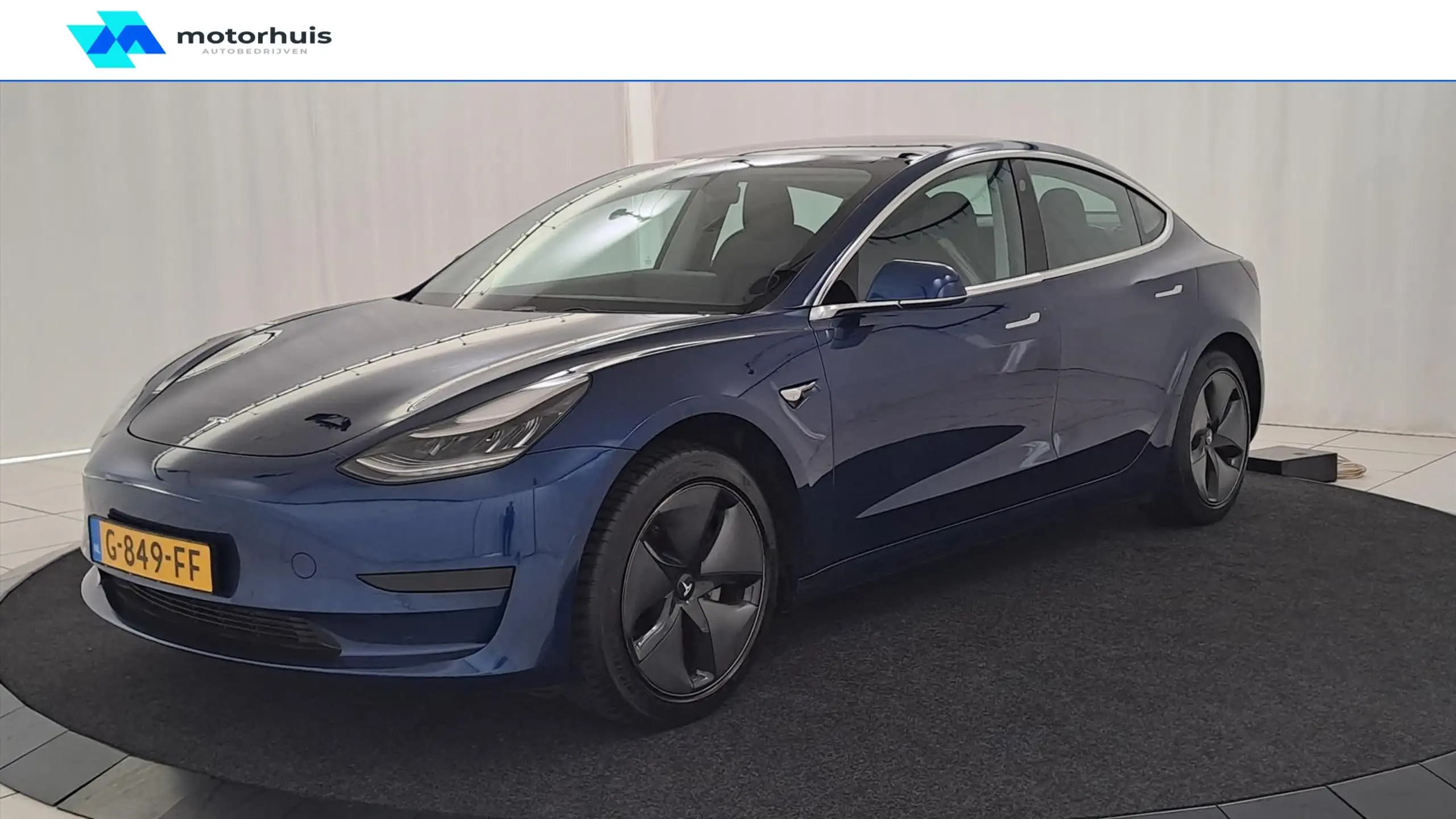 Tesla - Model 3