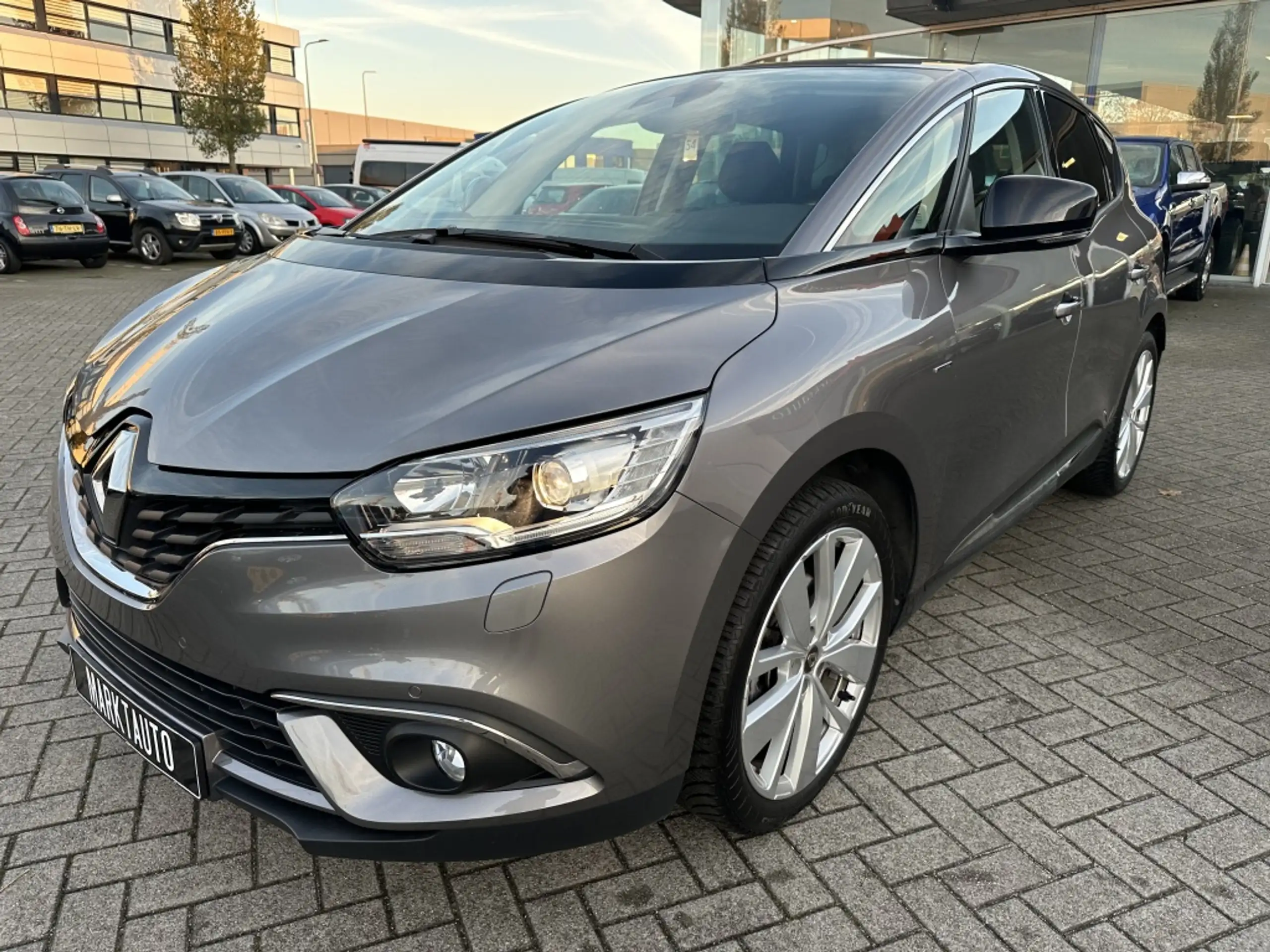 Renault - Scenic