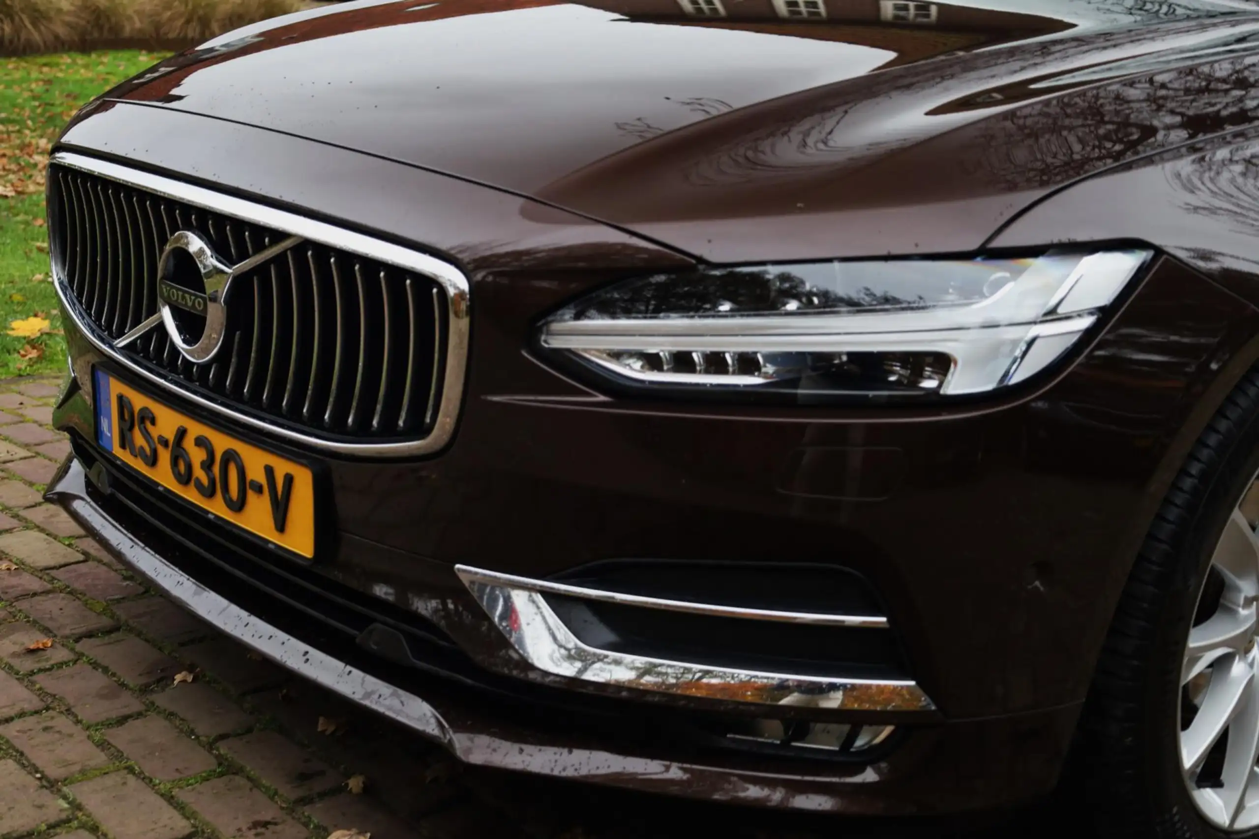 Volvo - V90